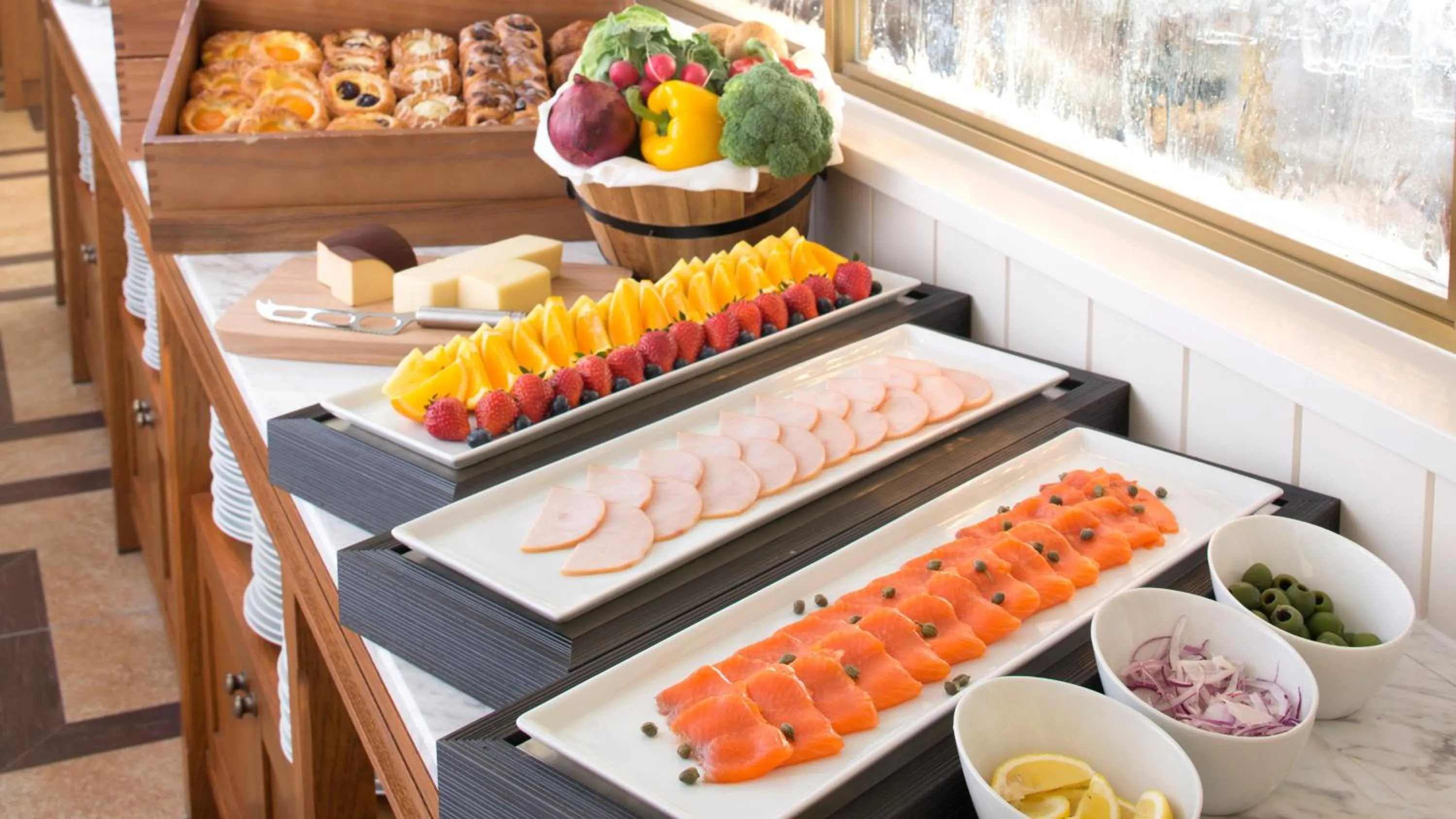 Restaurant/places to eat in InterContinental Yokohama Grand by IHG