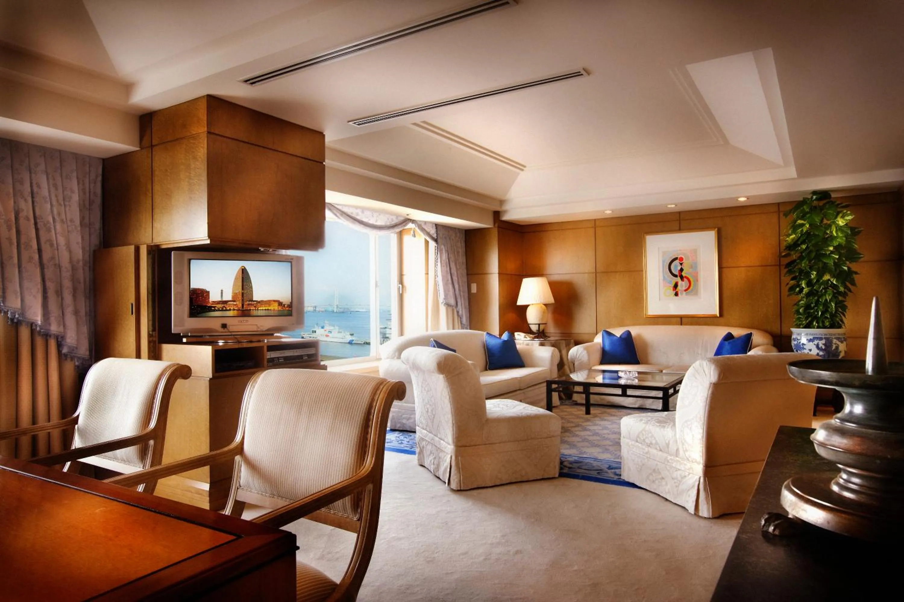 Photo of the whole room in InterContinental Yokohama Grand by IHG