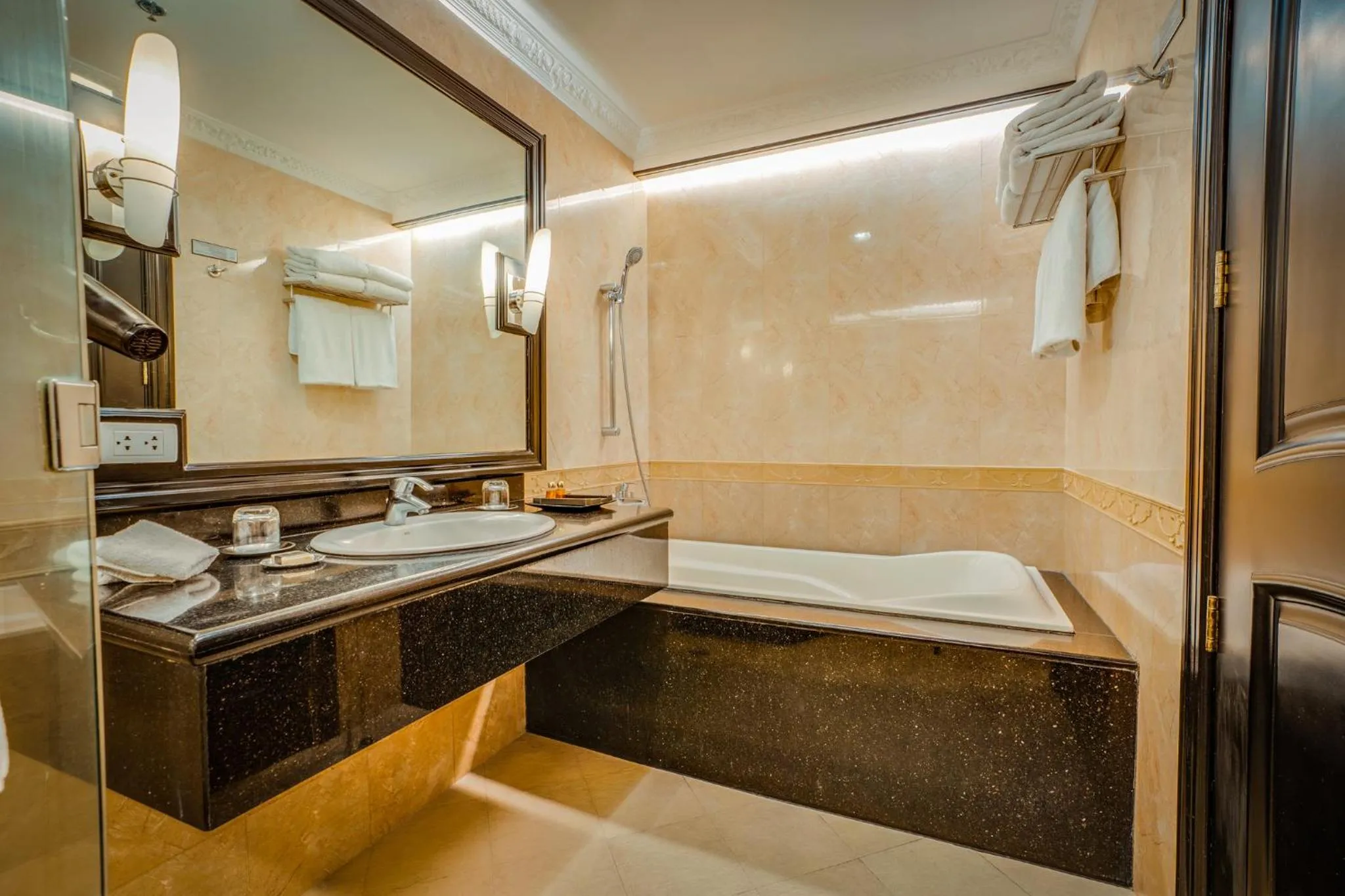 Fields Plaza Hotel by ABC