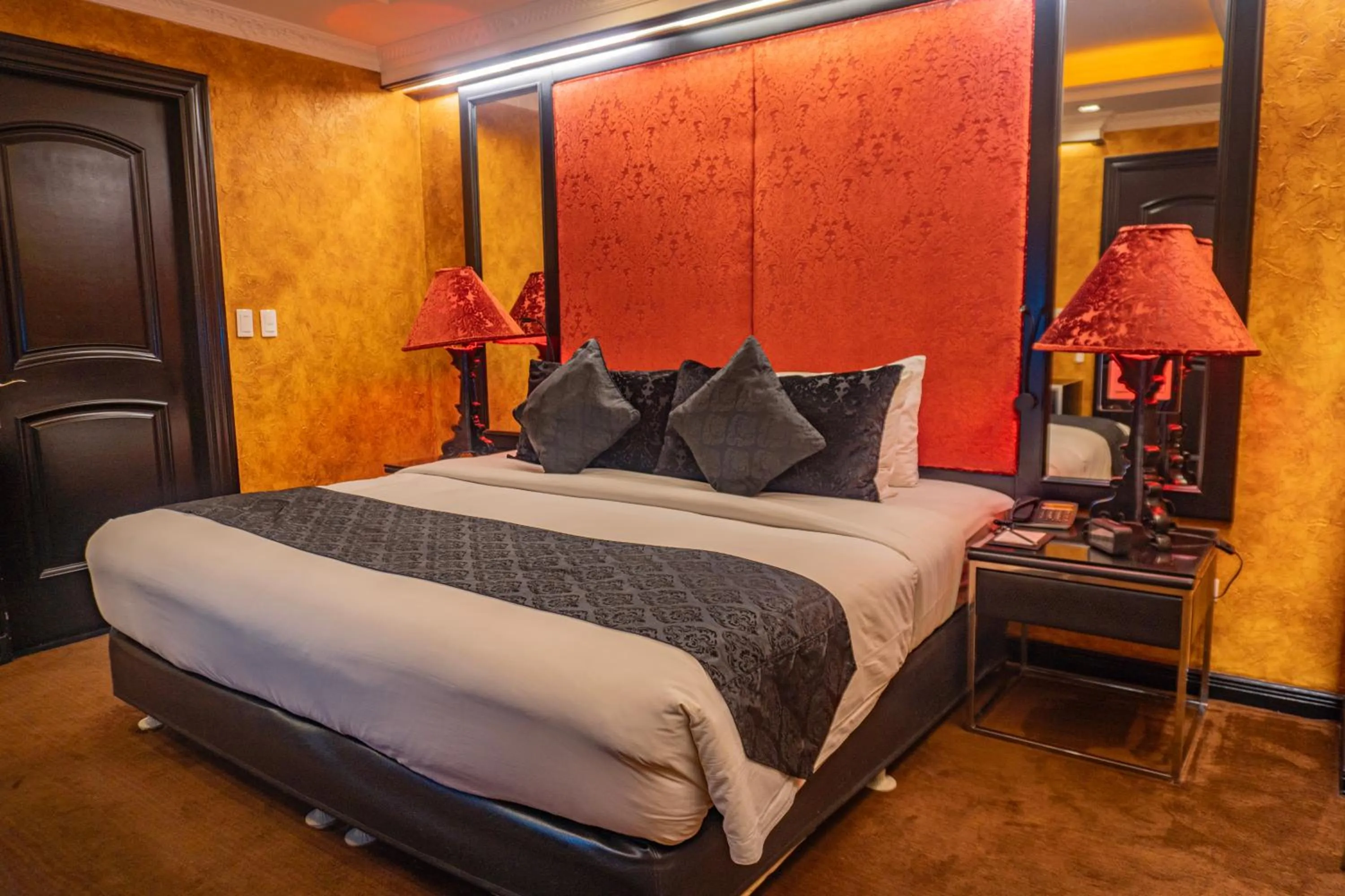 Bed in Fields Plaza Hotel by ABC