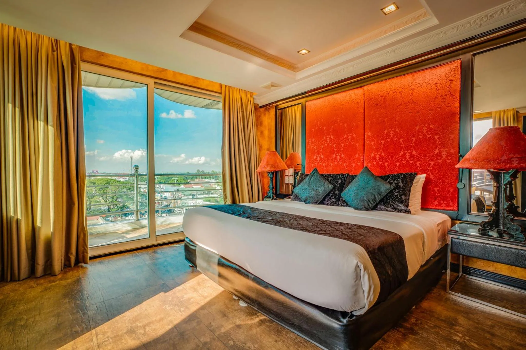 Bed in Fields Plaza Hotel by ABC