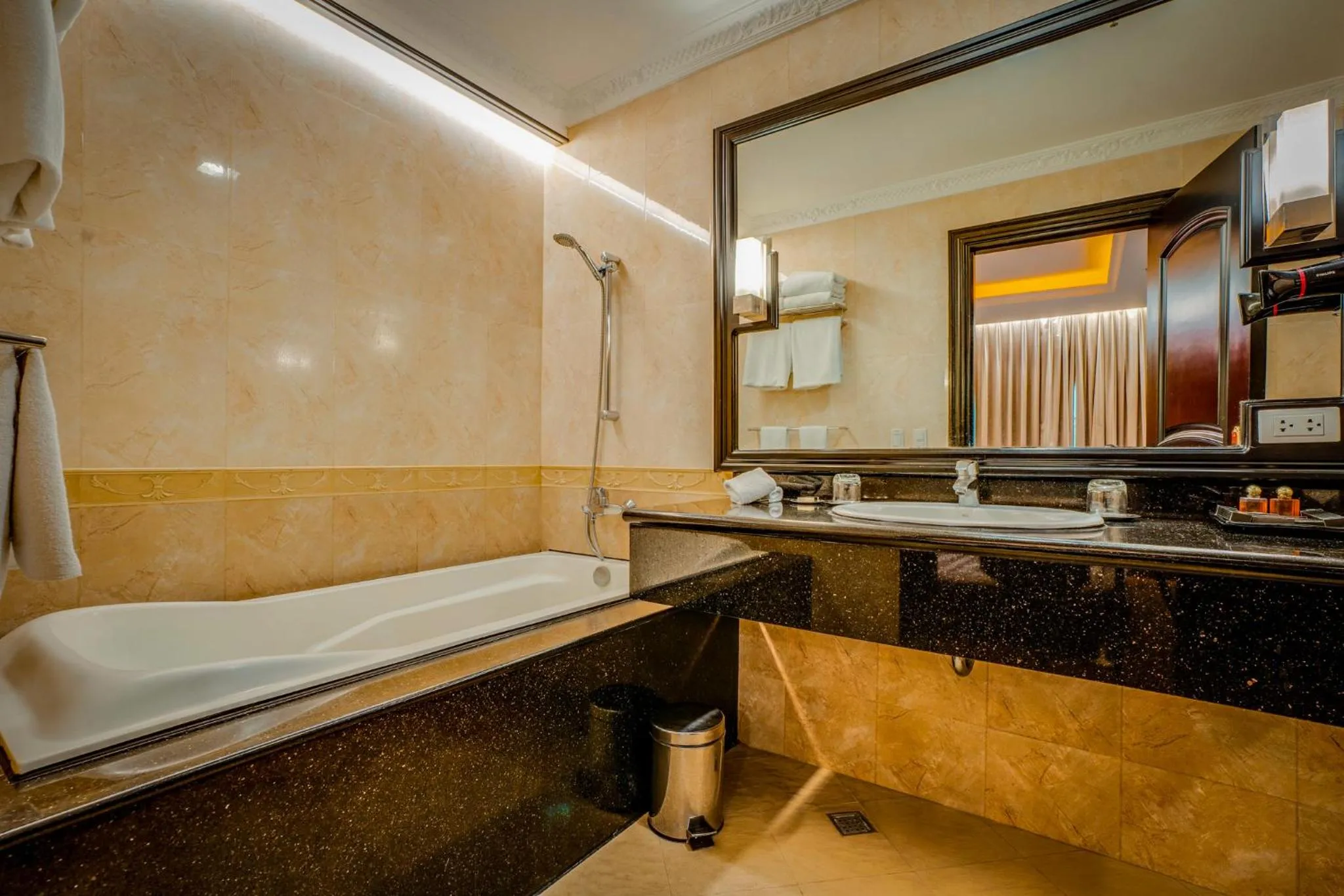 Fields Plaza Hotel by ABC