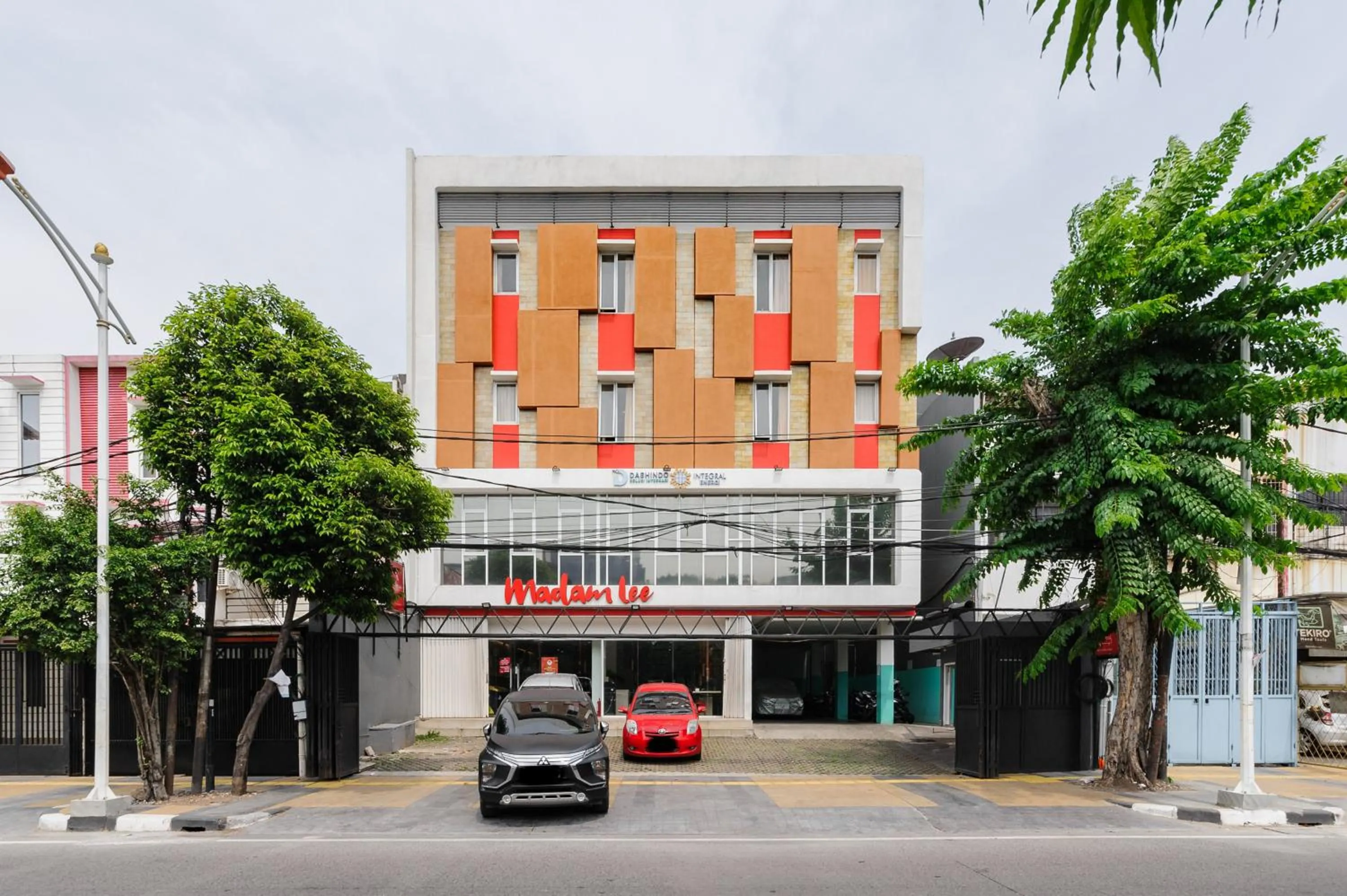 Facade/entrance in RedDoorz Plus near Mall Ciputra Jakarta