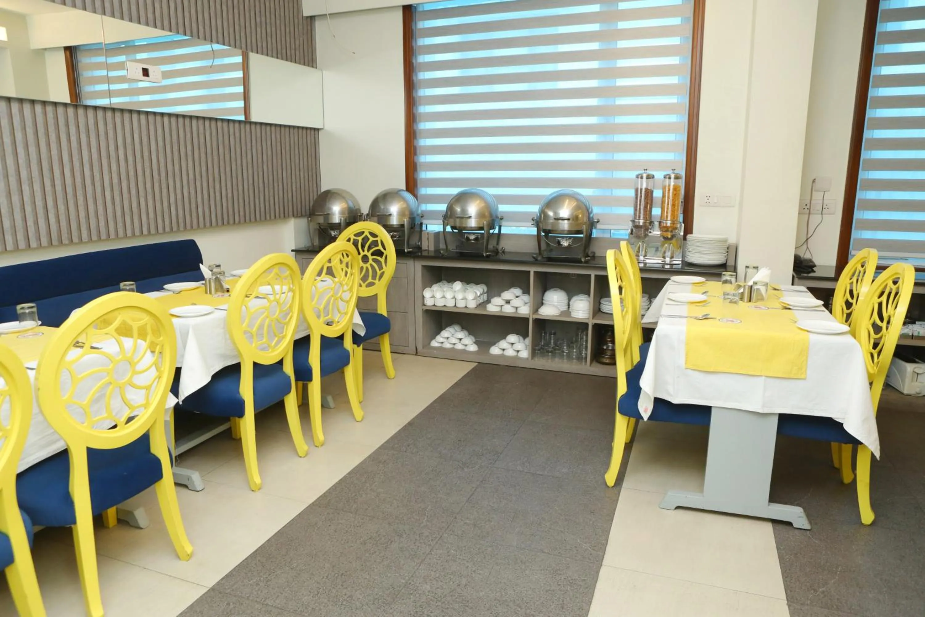 Restaurant/places to eat in Karon Hotels - Lajpat Nagar