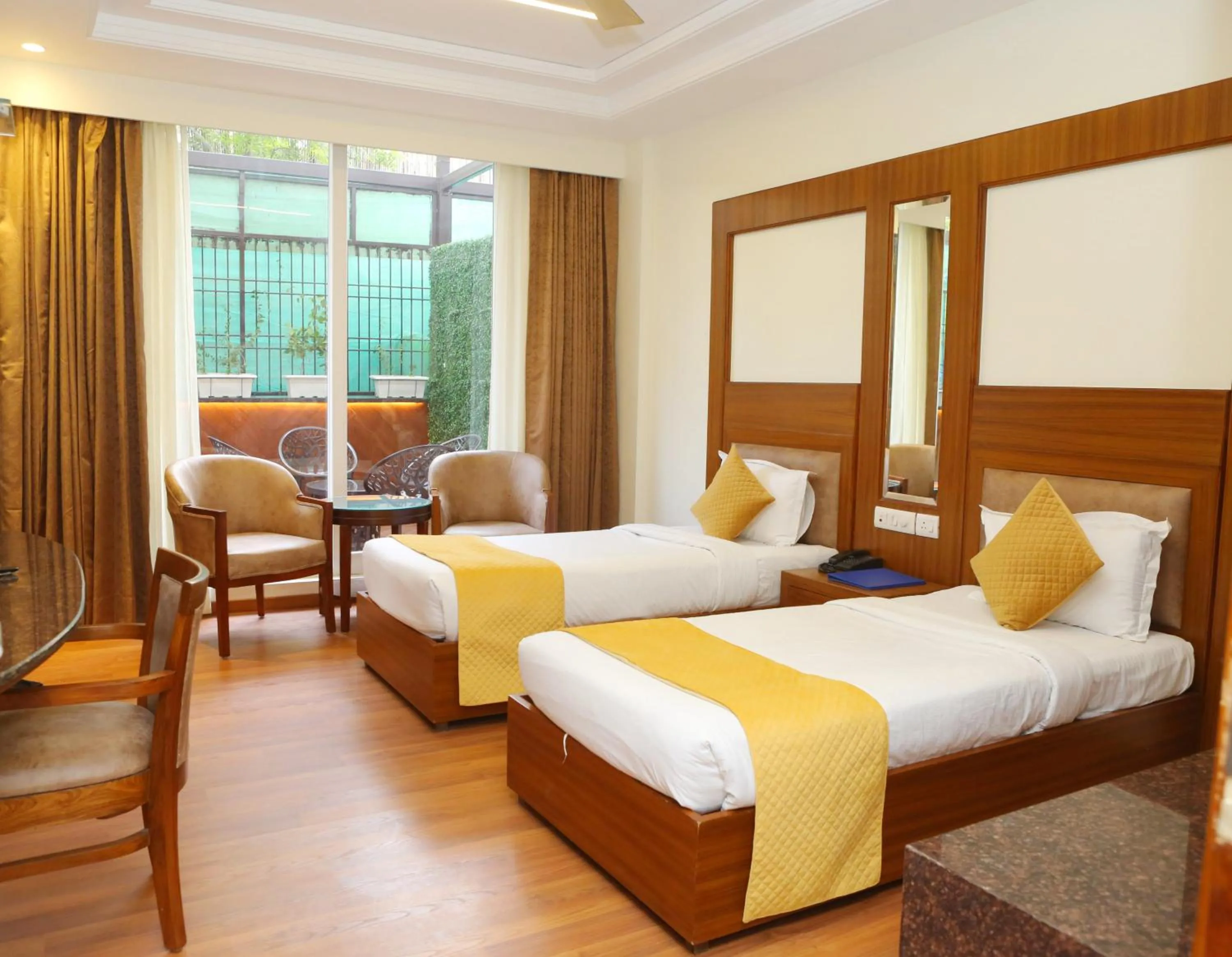 Bed in Karon Hotels - Lajpat Nagar