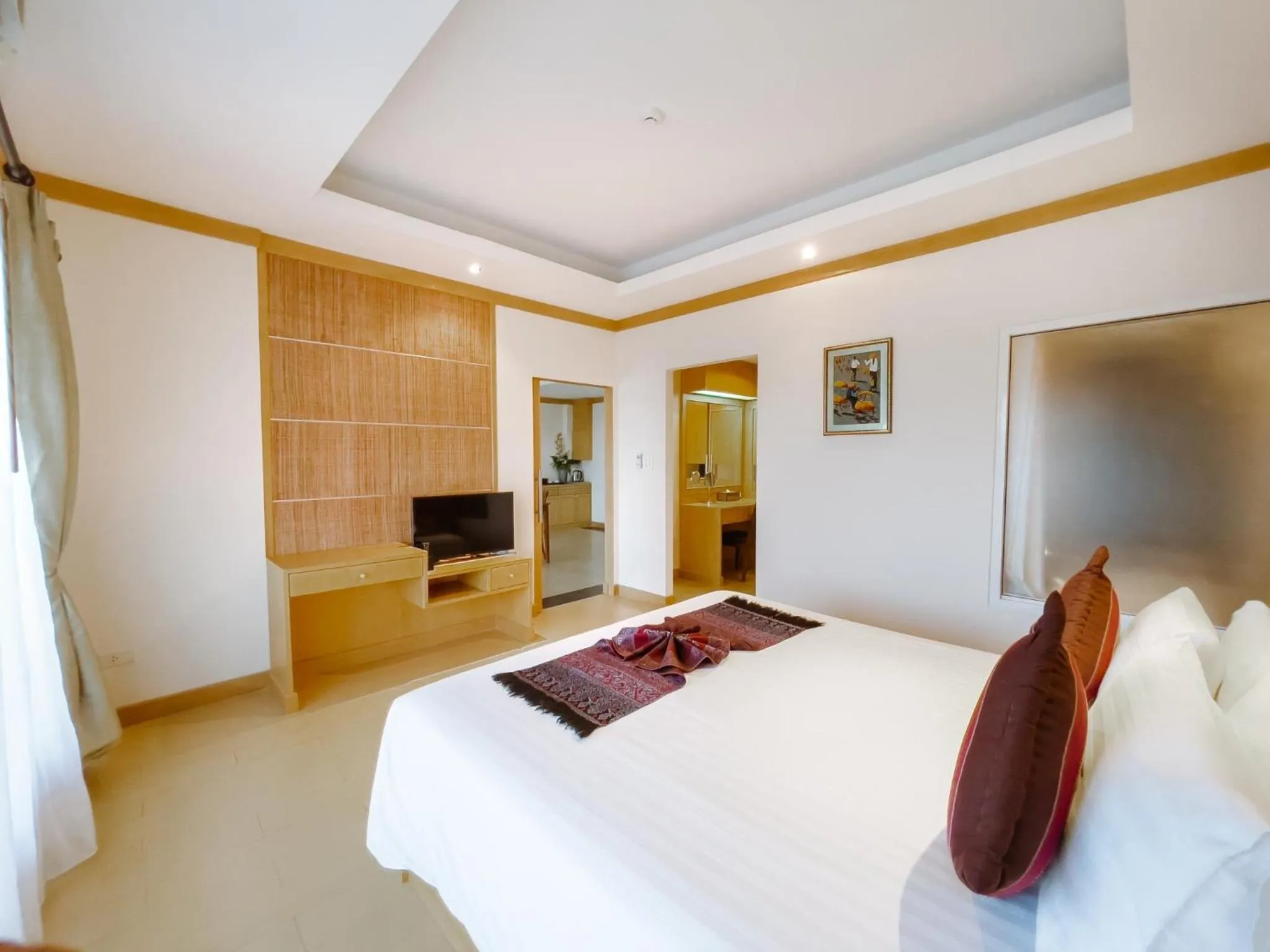 Bed in Royal Nakhara Hotel and Convention Centre