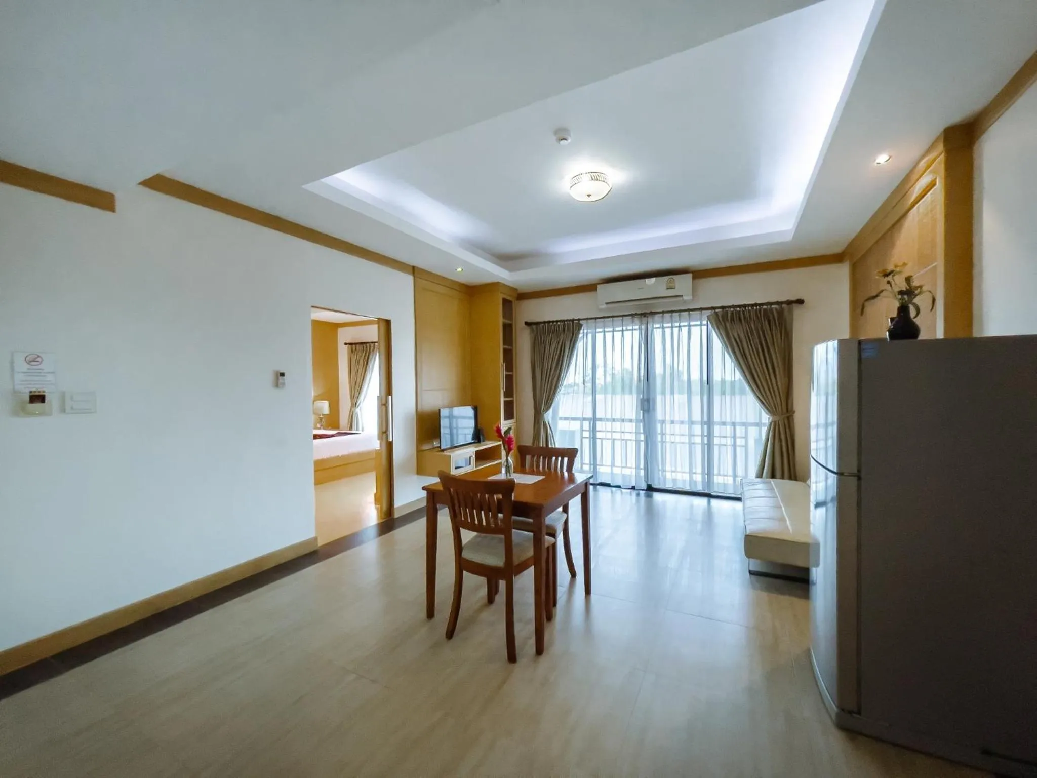 Royal Nakhara Hotel and Convention Centre