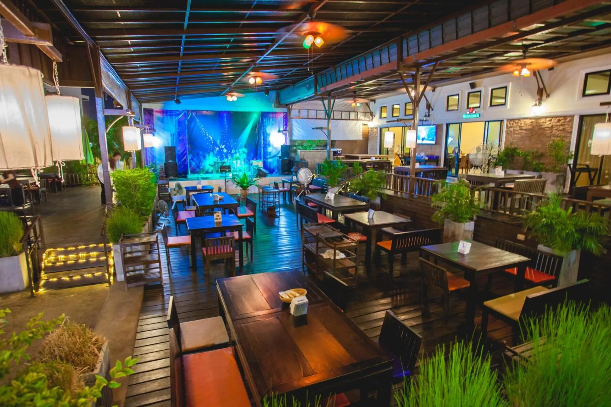 Restaurant/places to eat in Royal Nakhara Hotel and Convention Centre