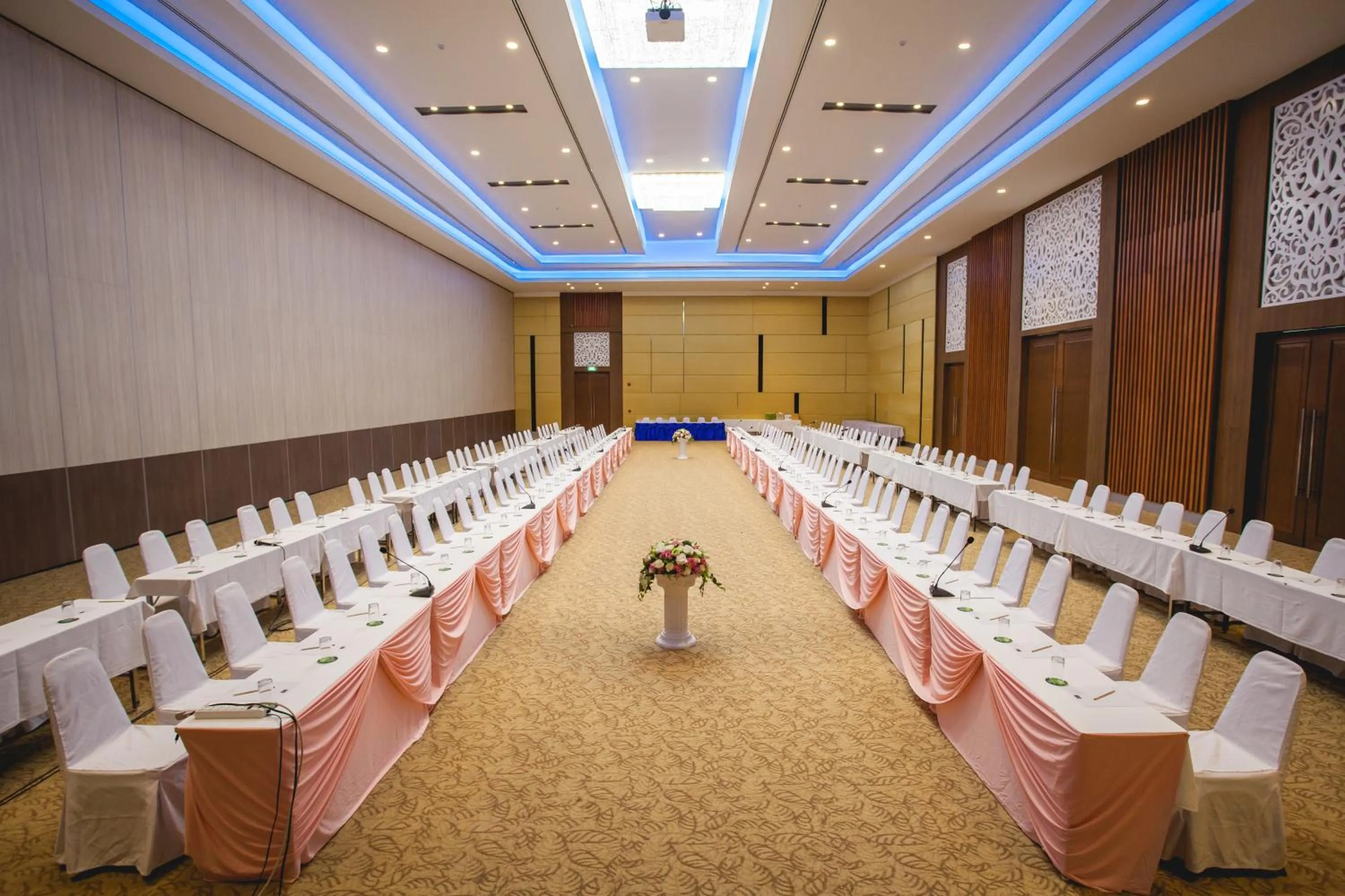Meeting/conference room in Royal Nakhara Hotel and Convention Centre