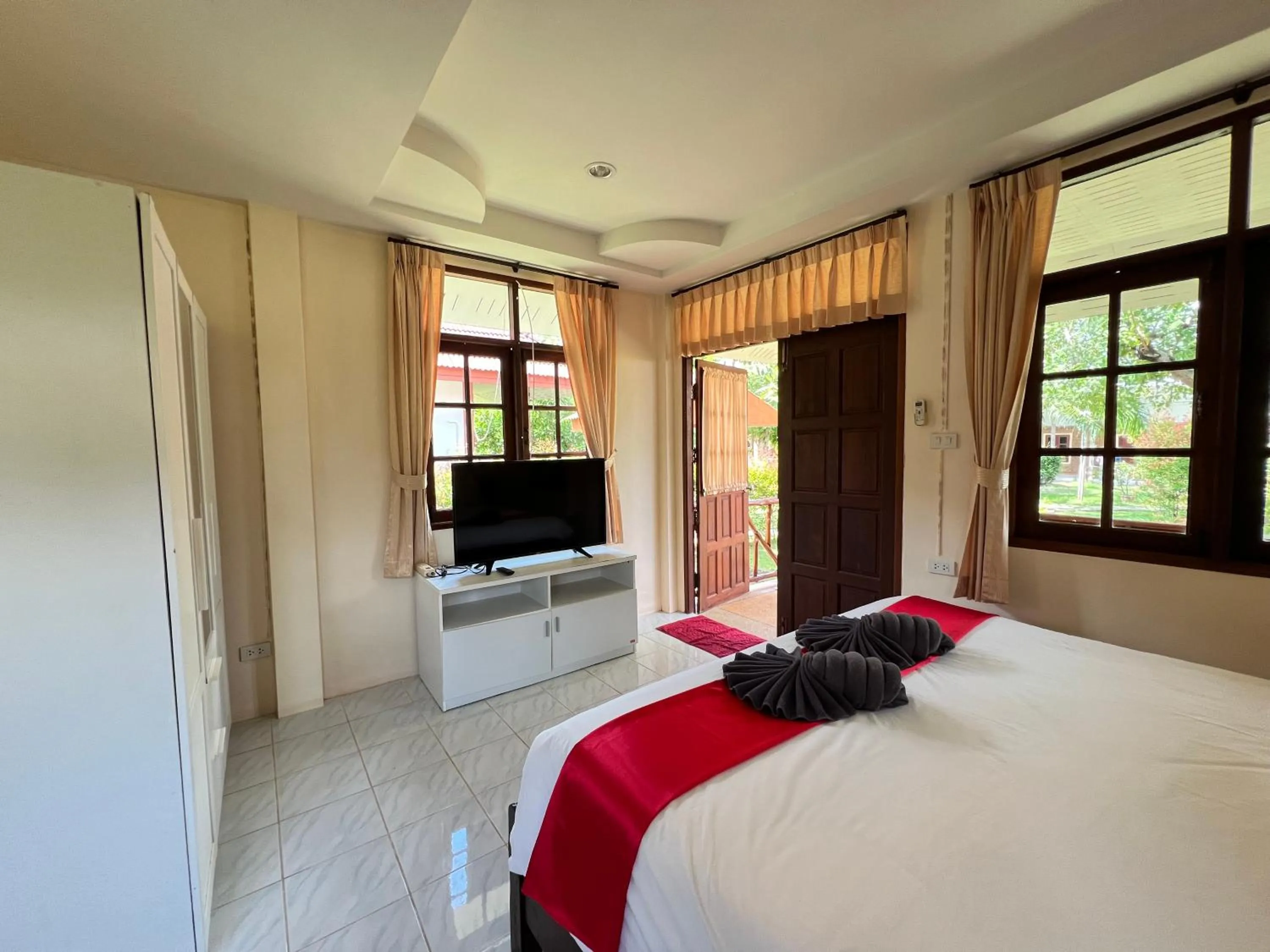 Bed in Krabi Discovery Resort