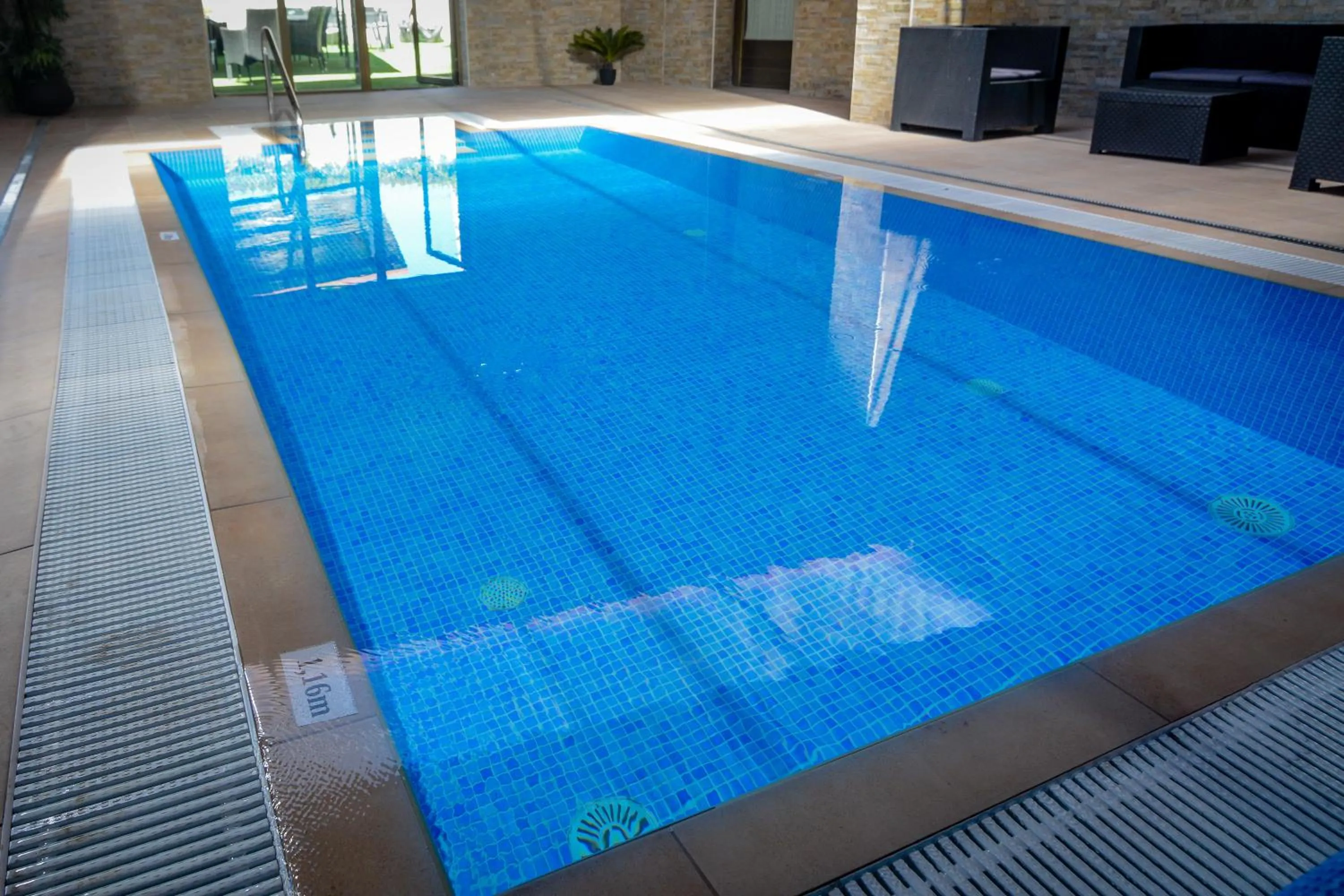 Swimming pool in Hotel Rural el Castillo