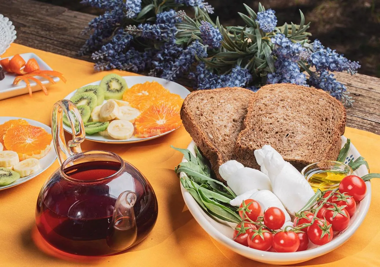 Food and drinks in Poggio degli Ulivi