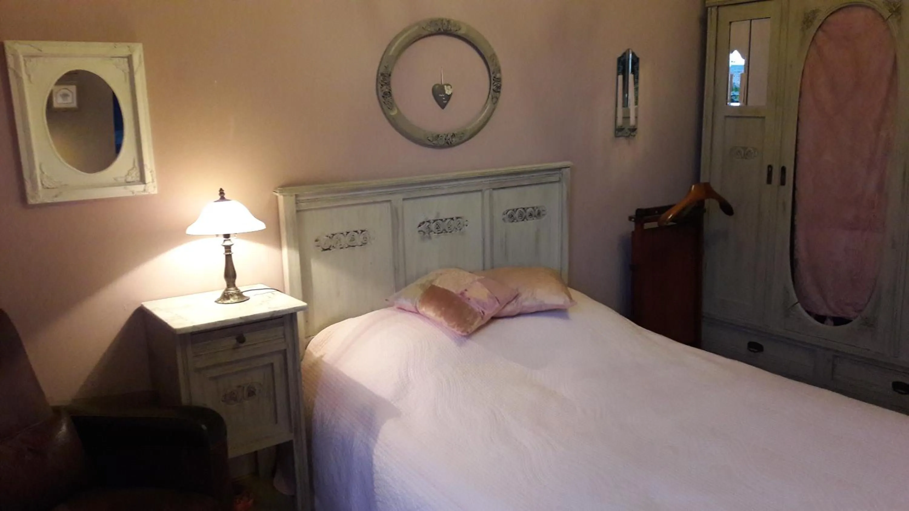 Bed in B&B Le Bonimenteur