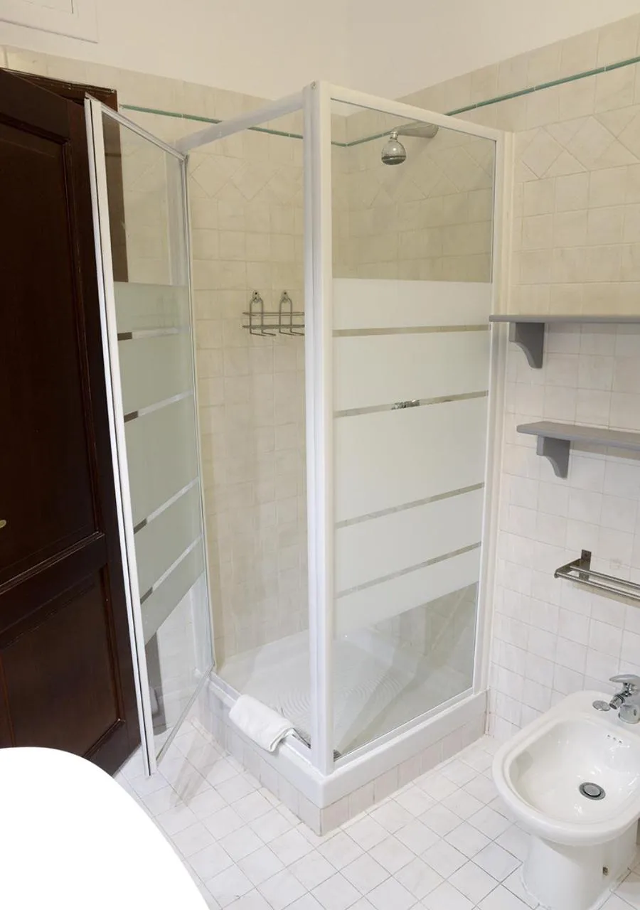 Bathroom in GH Colosseum