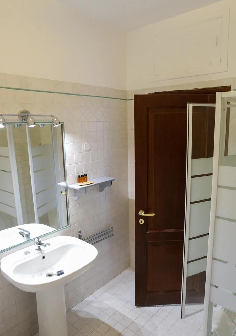 Bathroom in GH Colosseum