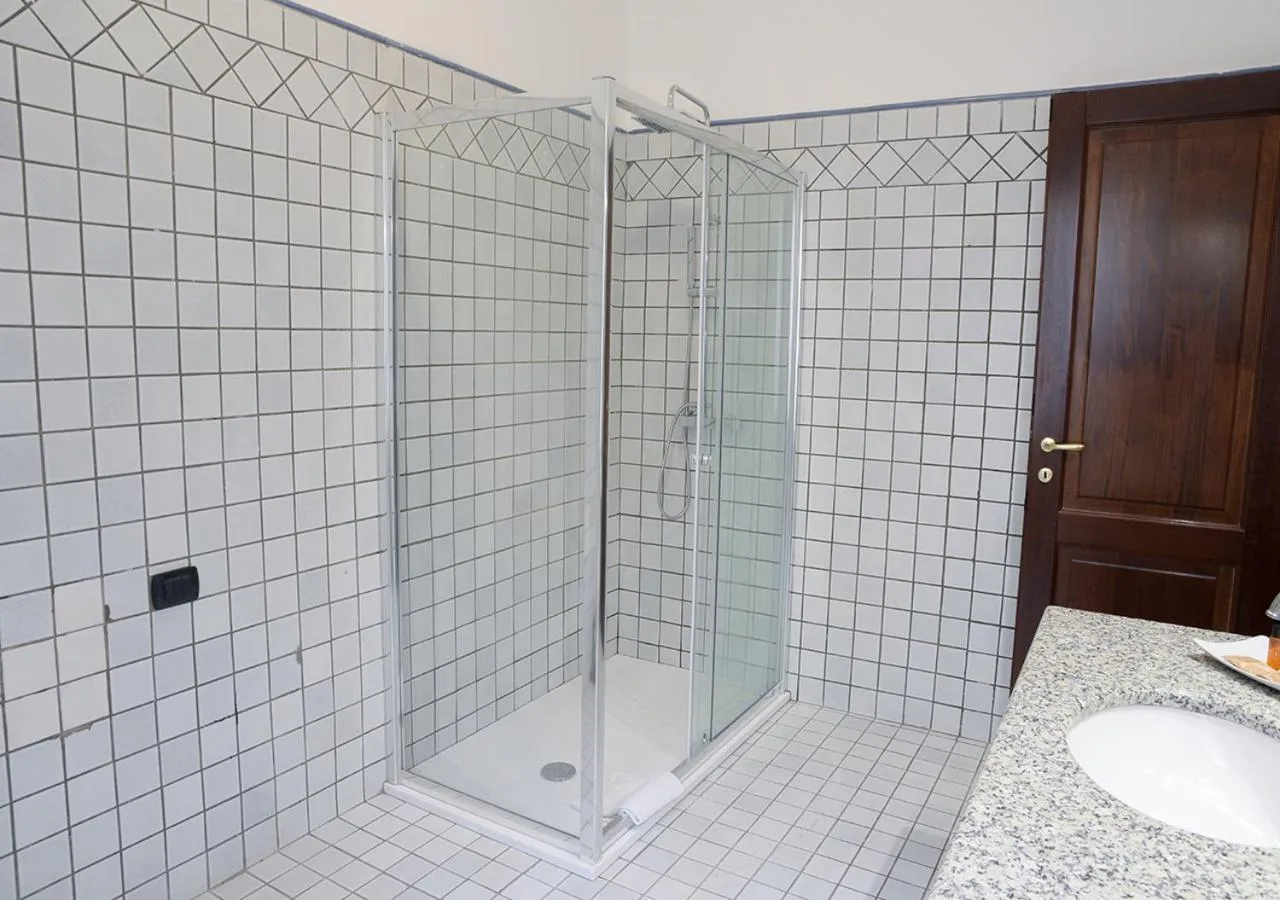 Bathroom in GH Colosseum