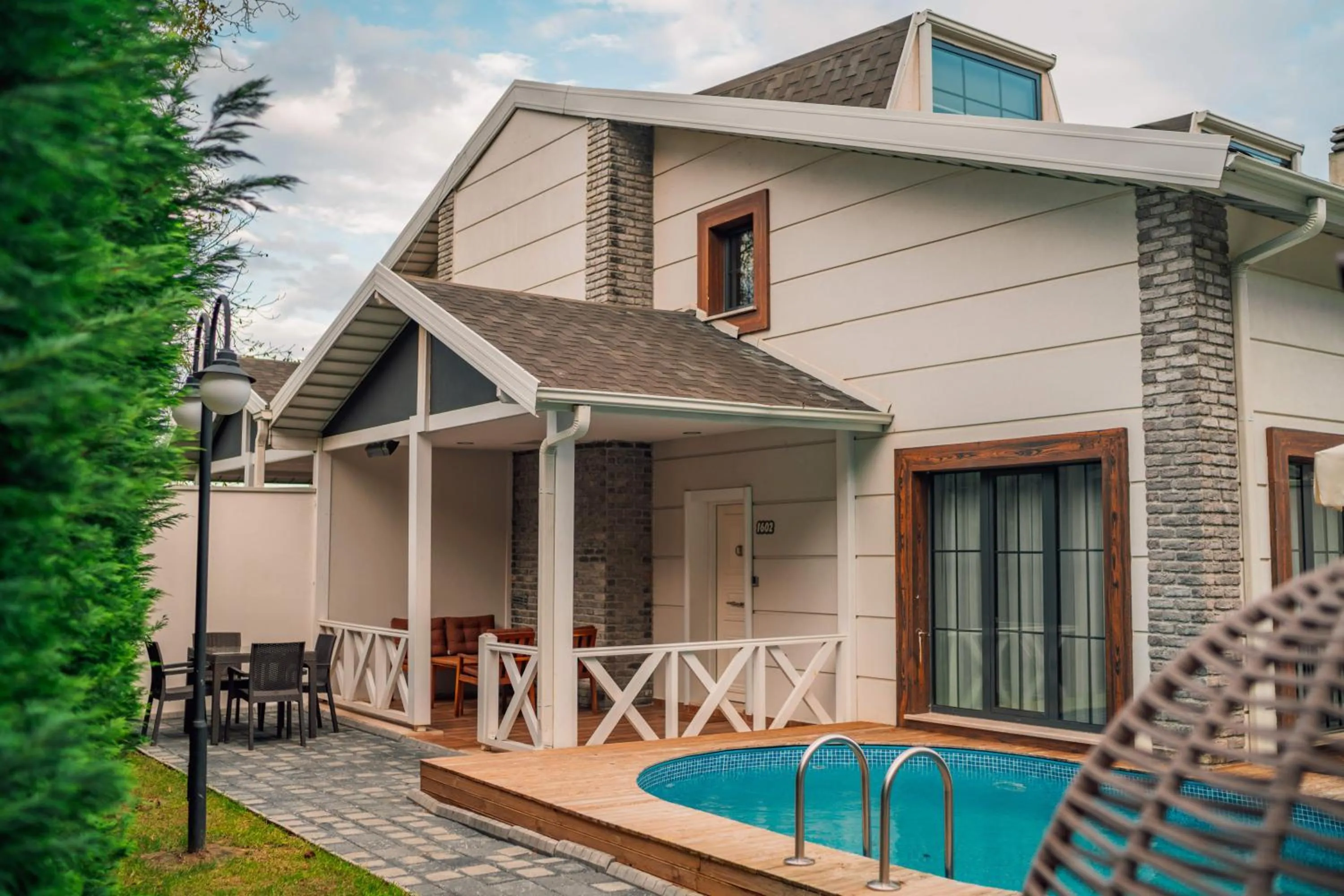 Swimming pool in Alfa Suites & SPA