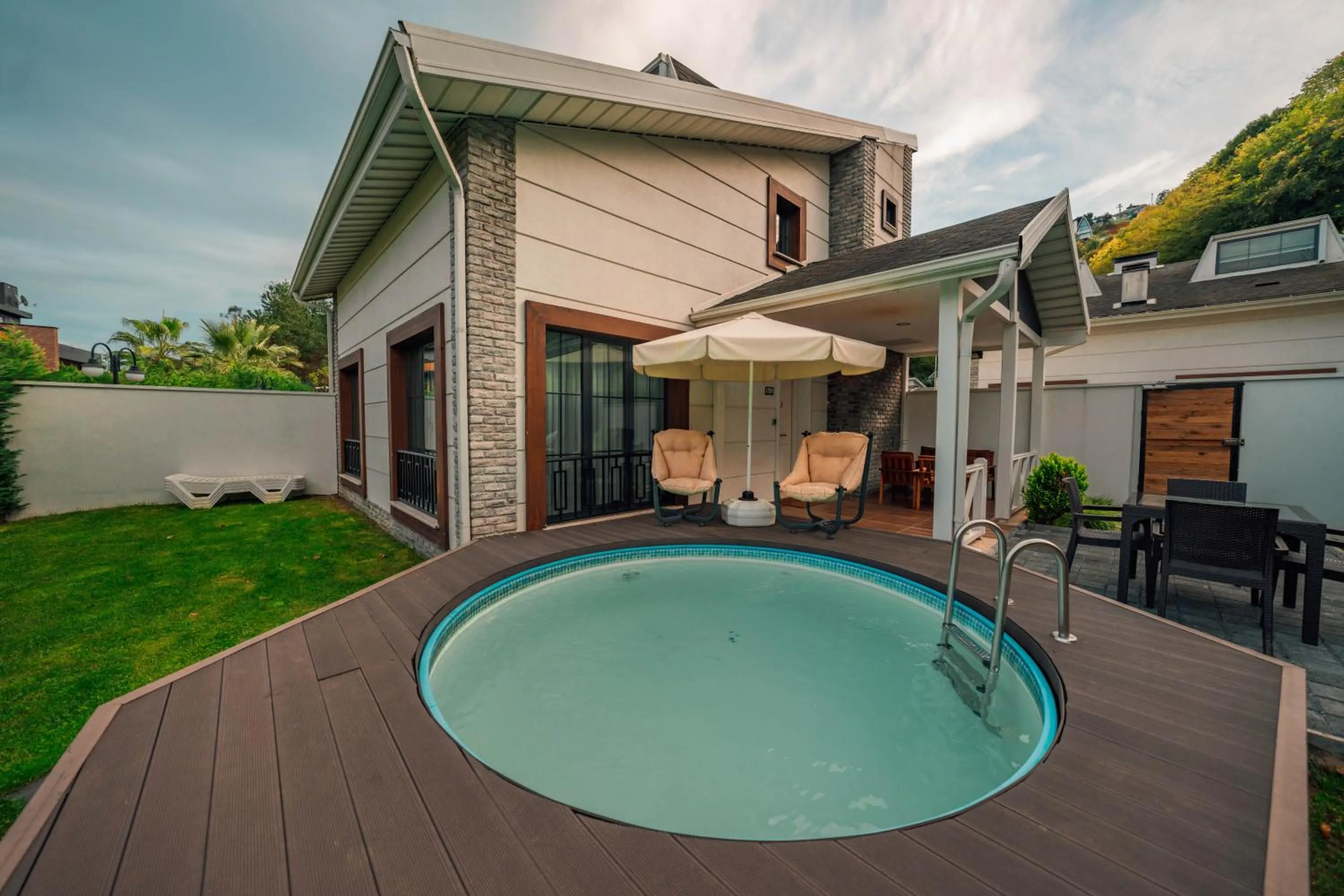 Swimming pool in Alfa Suites & SPA