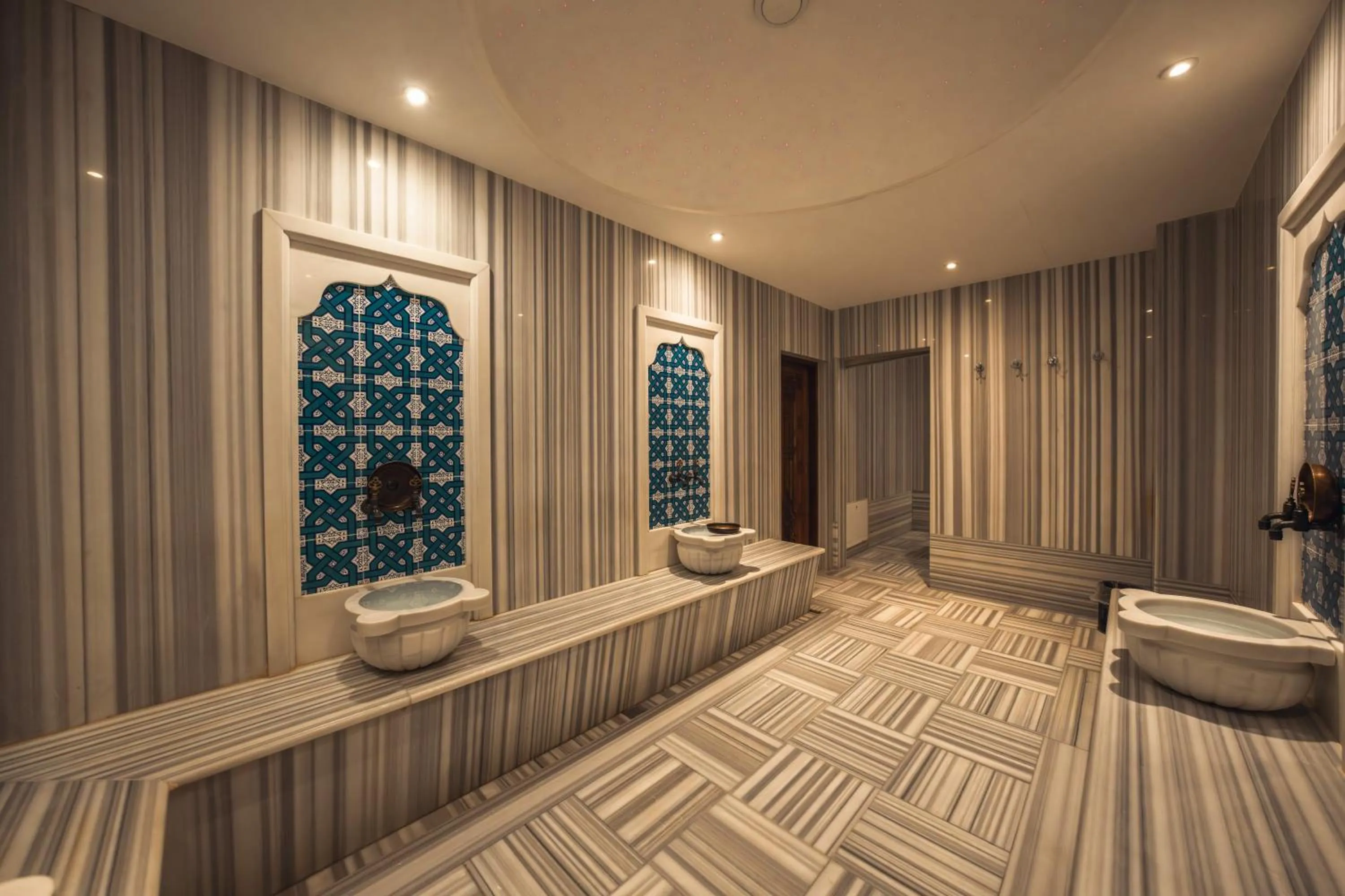 Public Bath in Alfa Suites & SPA