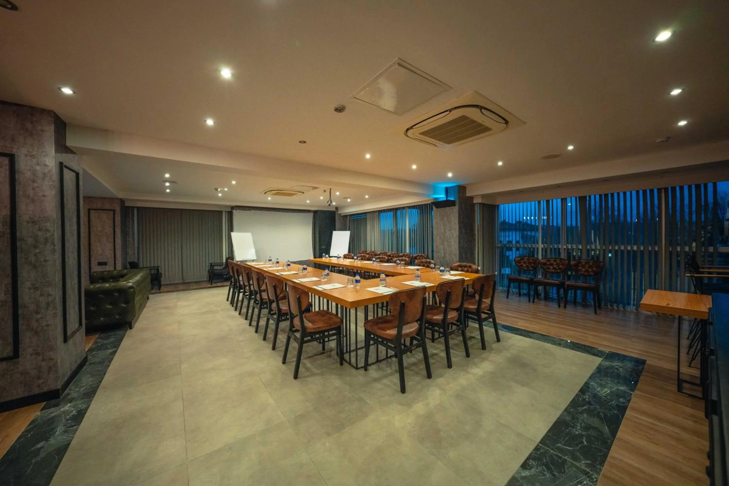 Meeting/conference room in Alfa Suites & SPA