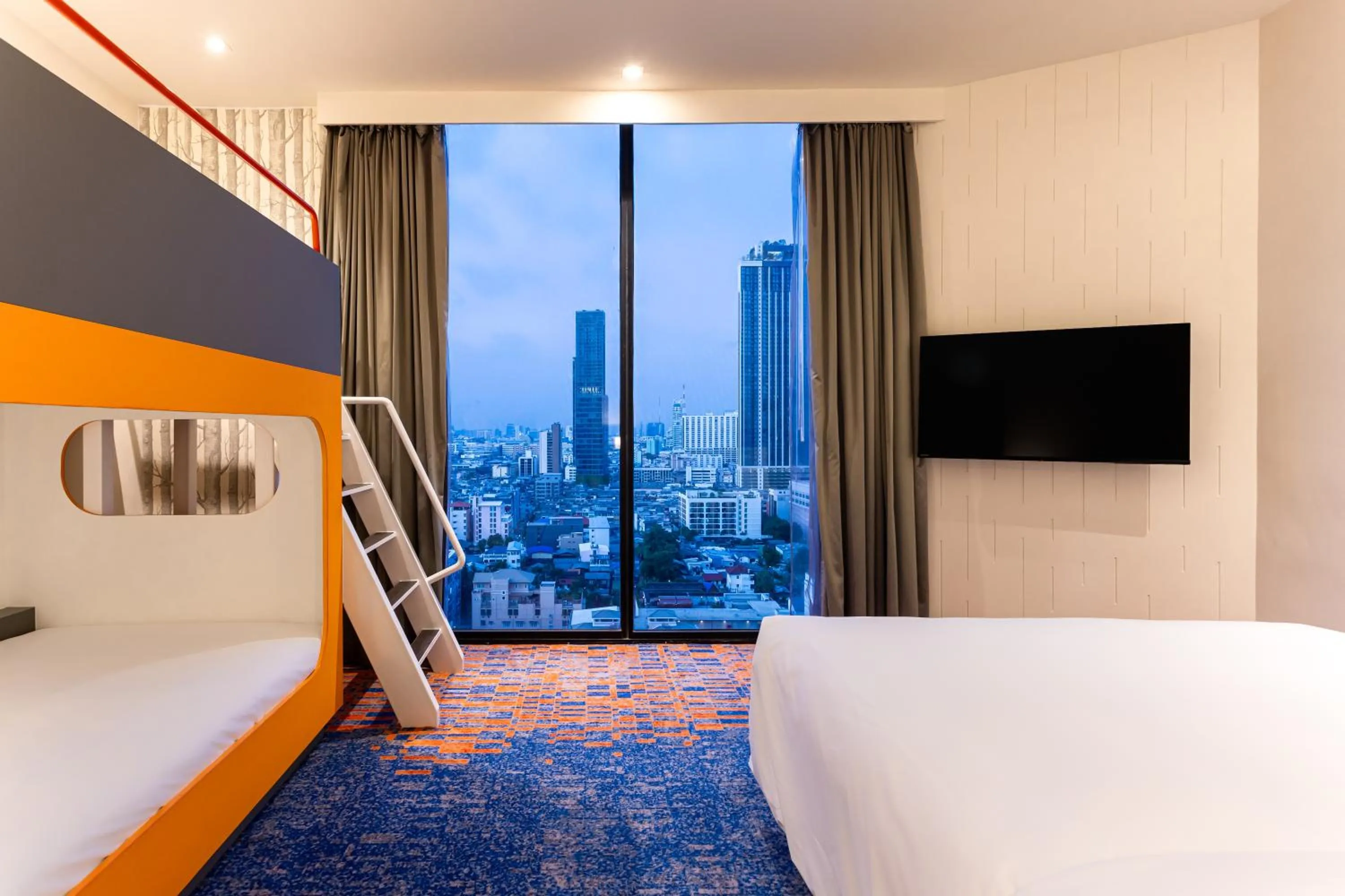 Bedroom, Bed in Holiday Inn Express Bangkok Siam by IHG