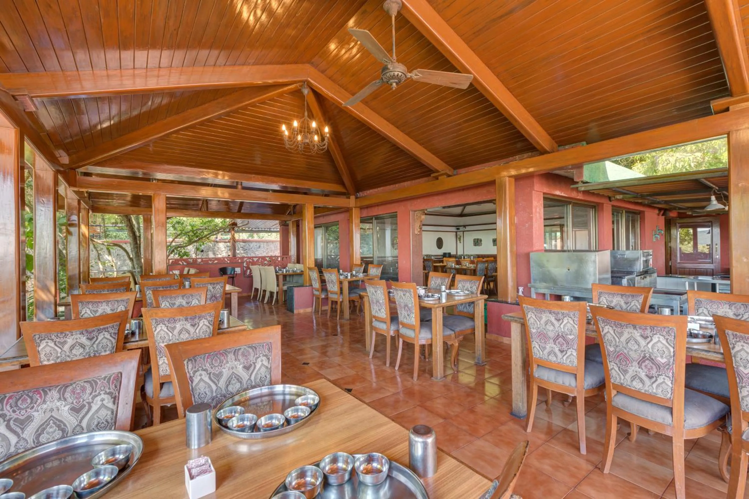Restaurant/places to eat in Ramsukh Resorts and Spa