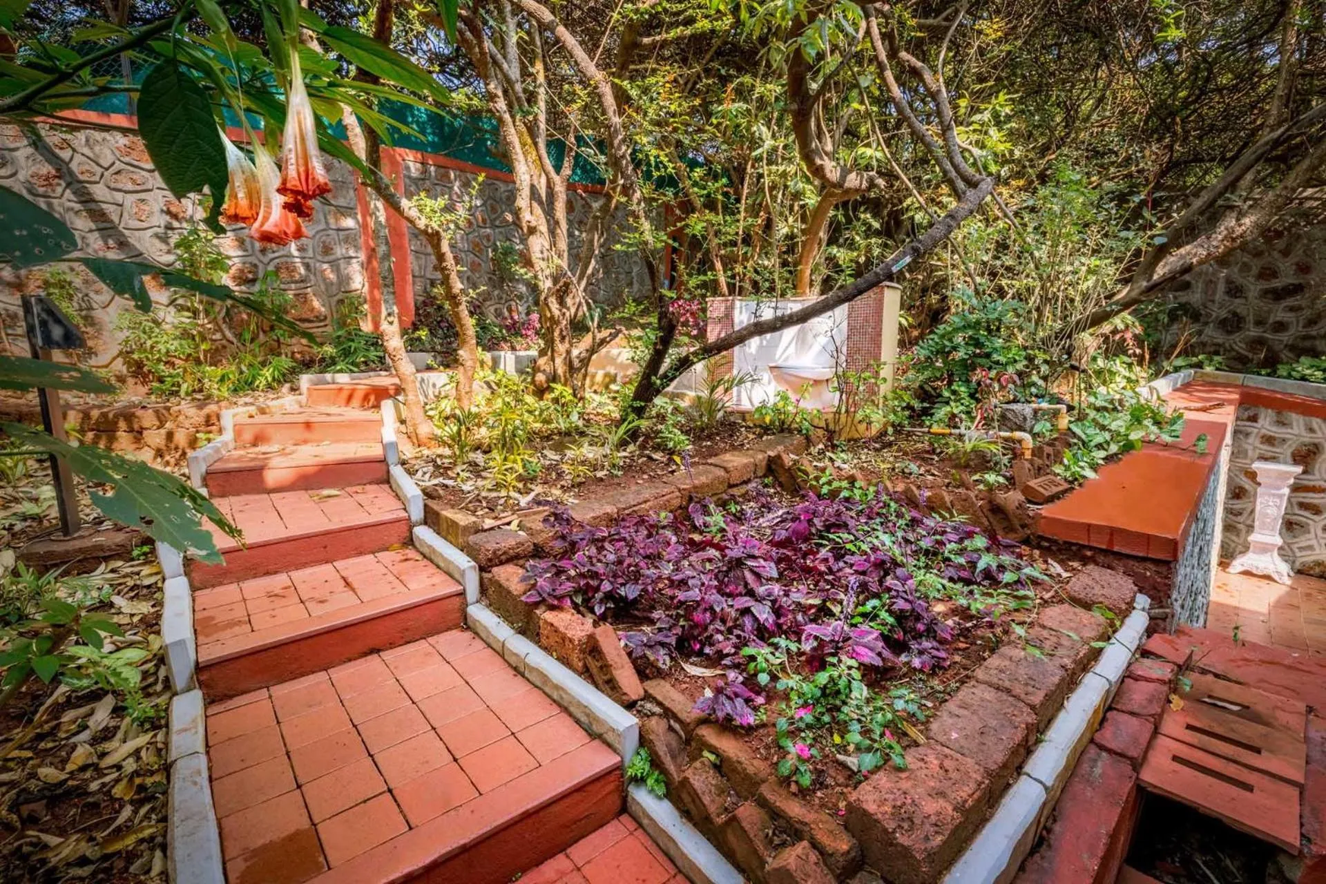 Shower in Ramsukh Resorts and Spa