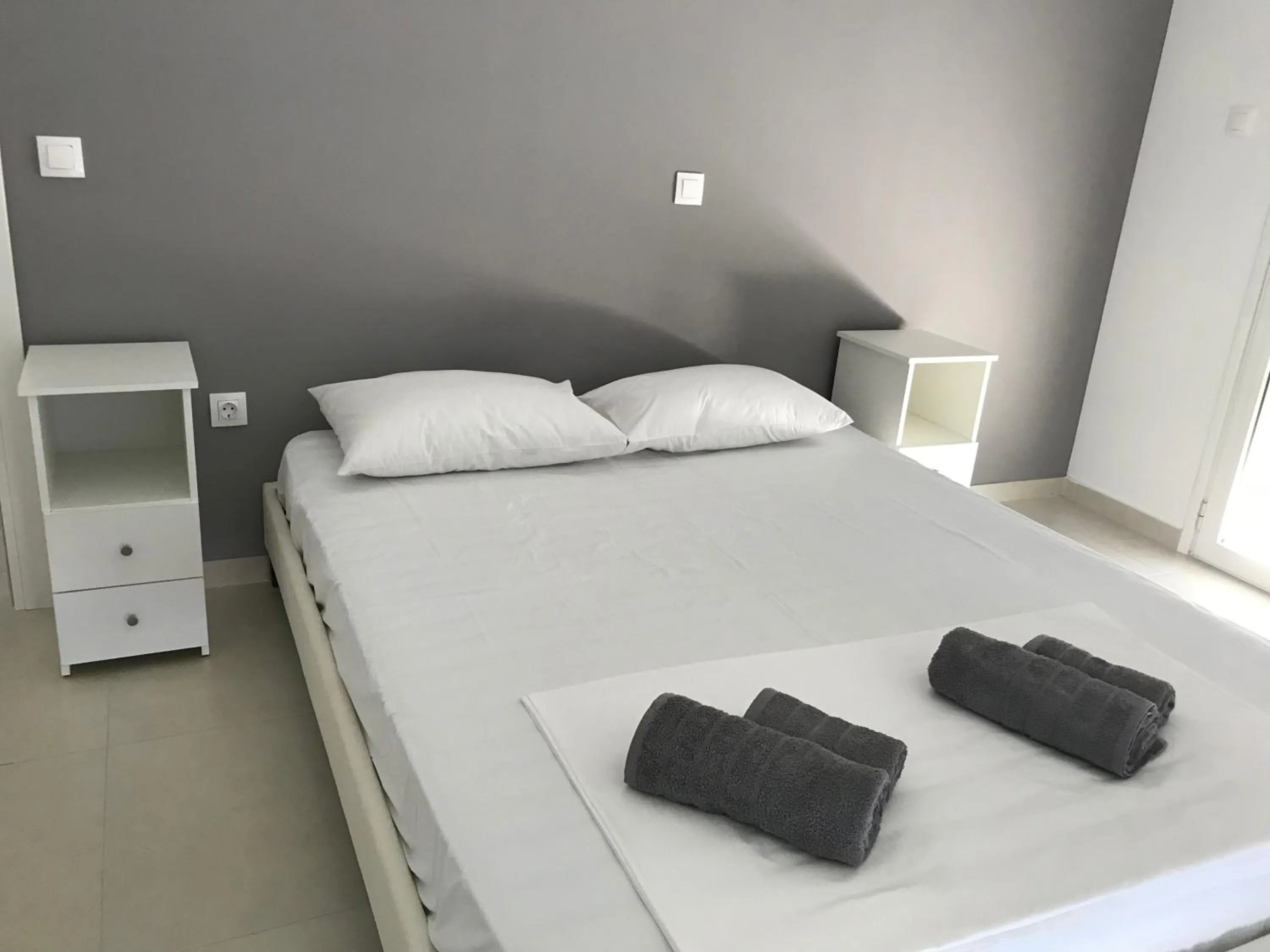 Bed in Acropolis View