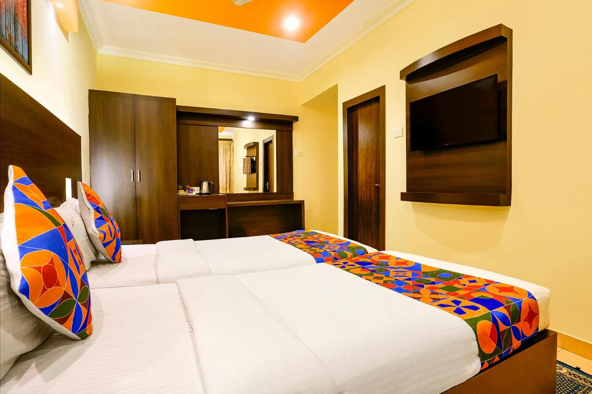 Bed in Fabhotel Manoshanti - Nr Big Daddy Casino