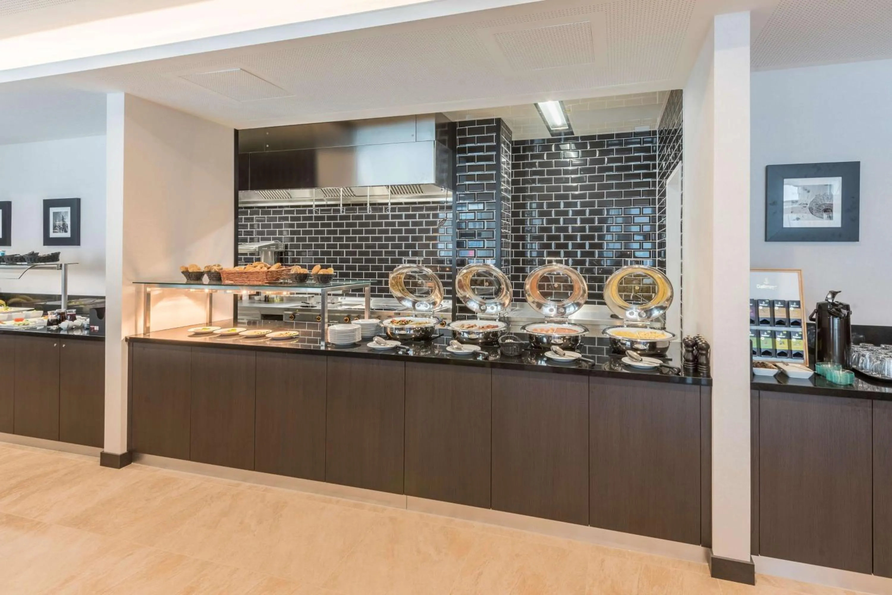 Dining area in Hilton Garden Inn Munich City West