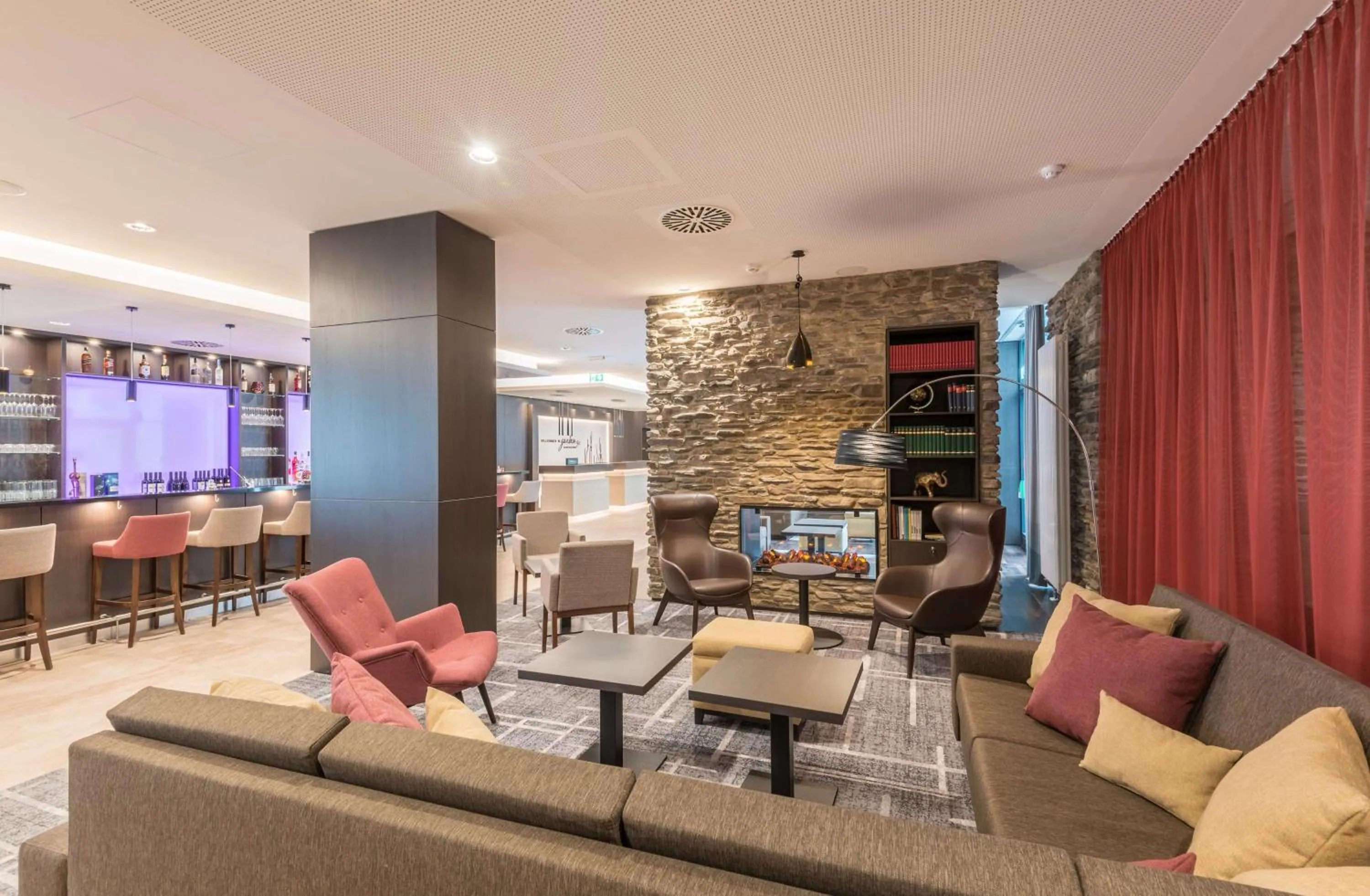 Lobby or reception in Hilton Garden Inn Munich City West