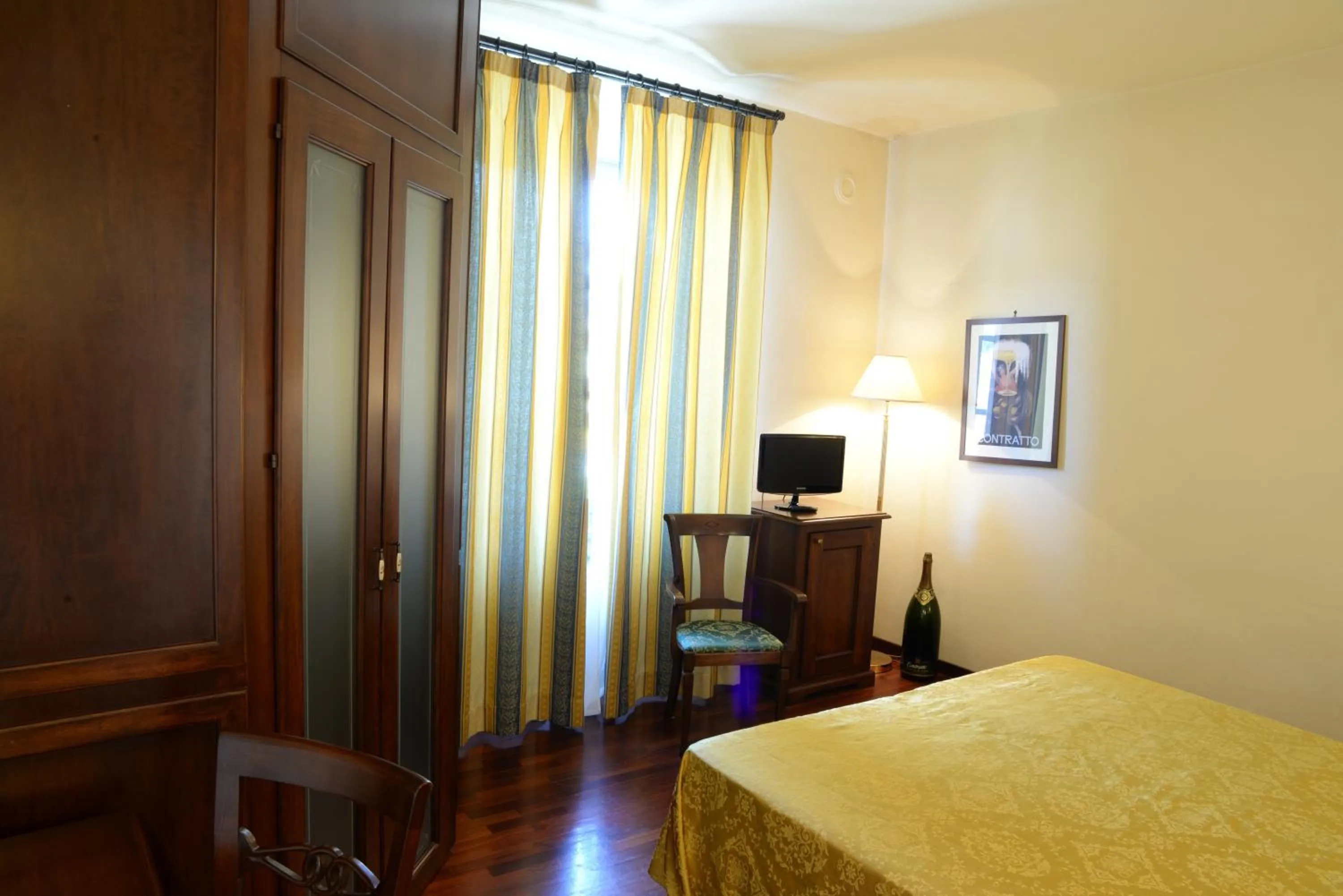 Bed in Villa Chiara Hotel