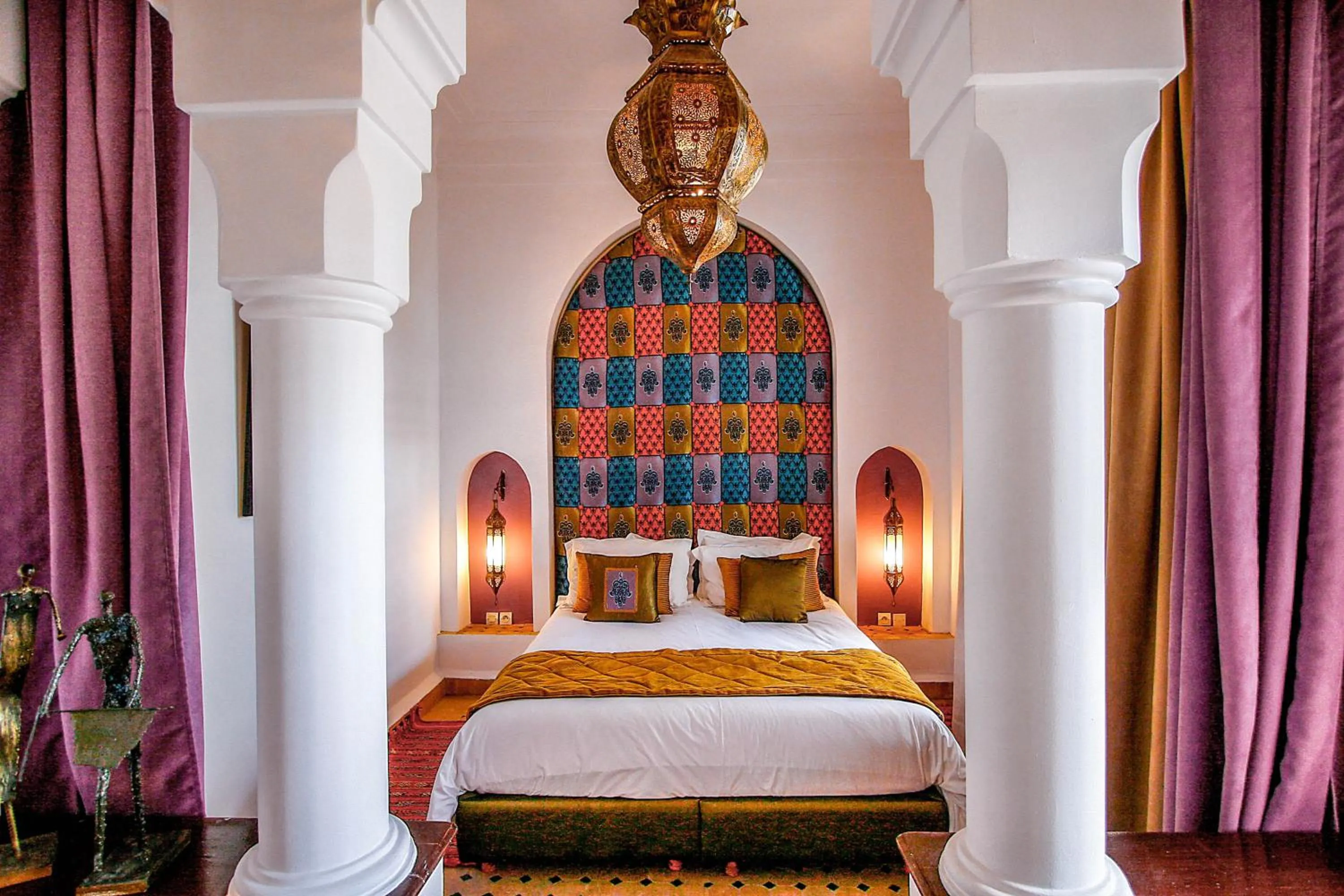 Bed in Riad Villa Almeria Hotel & Spa