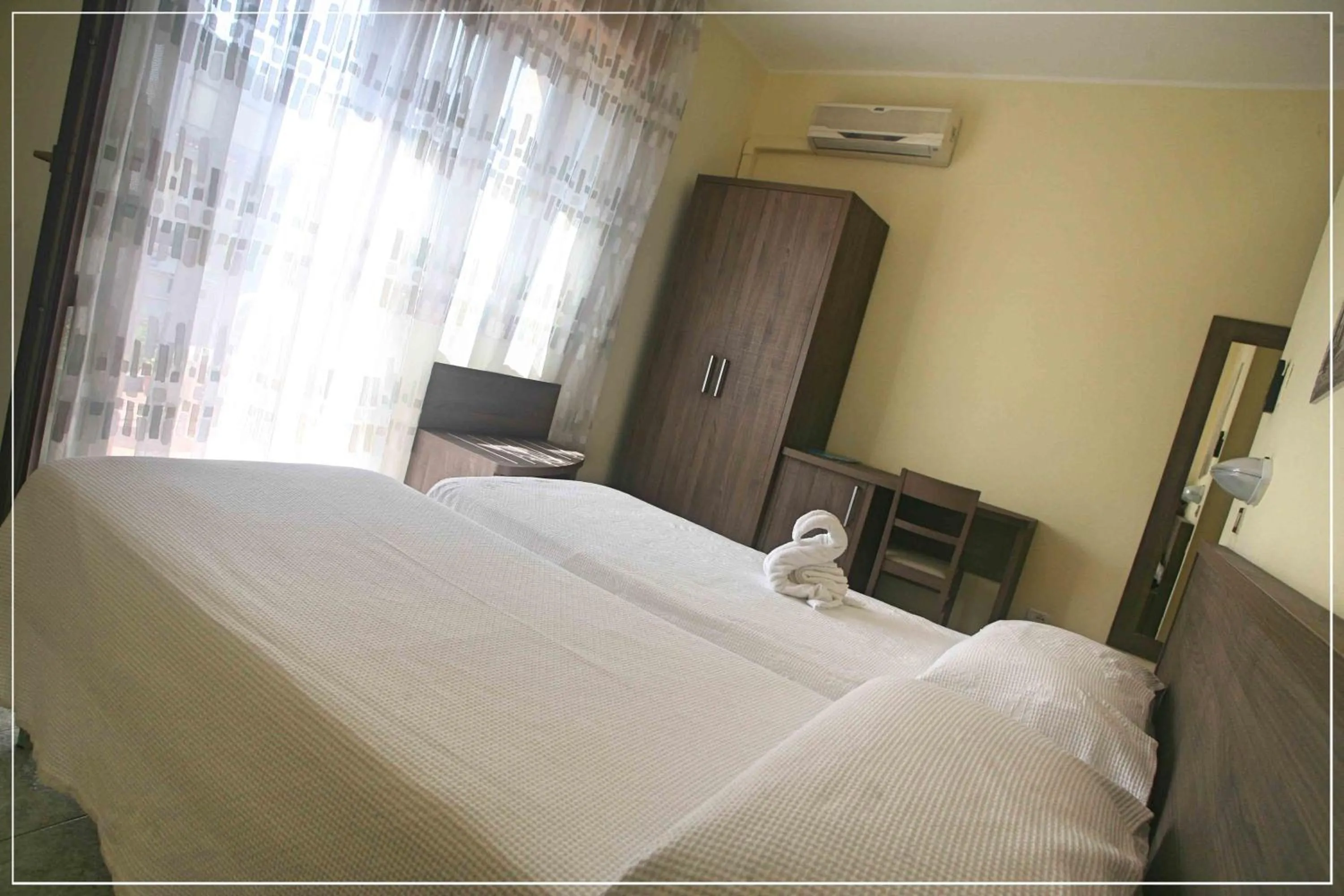 Day, Bed in Hotel I Cugini