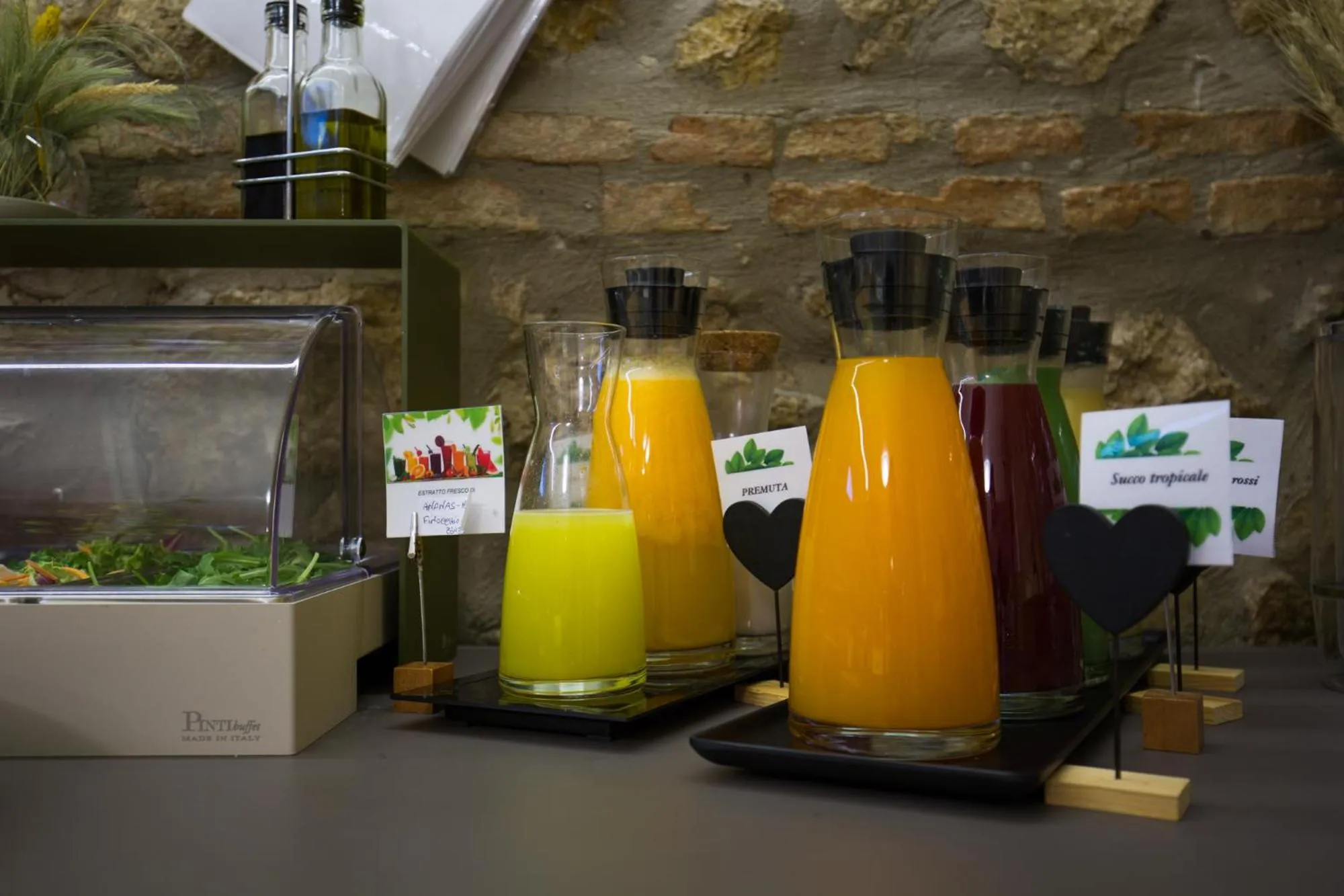 Food and drinks in Plana Hotel