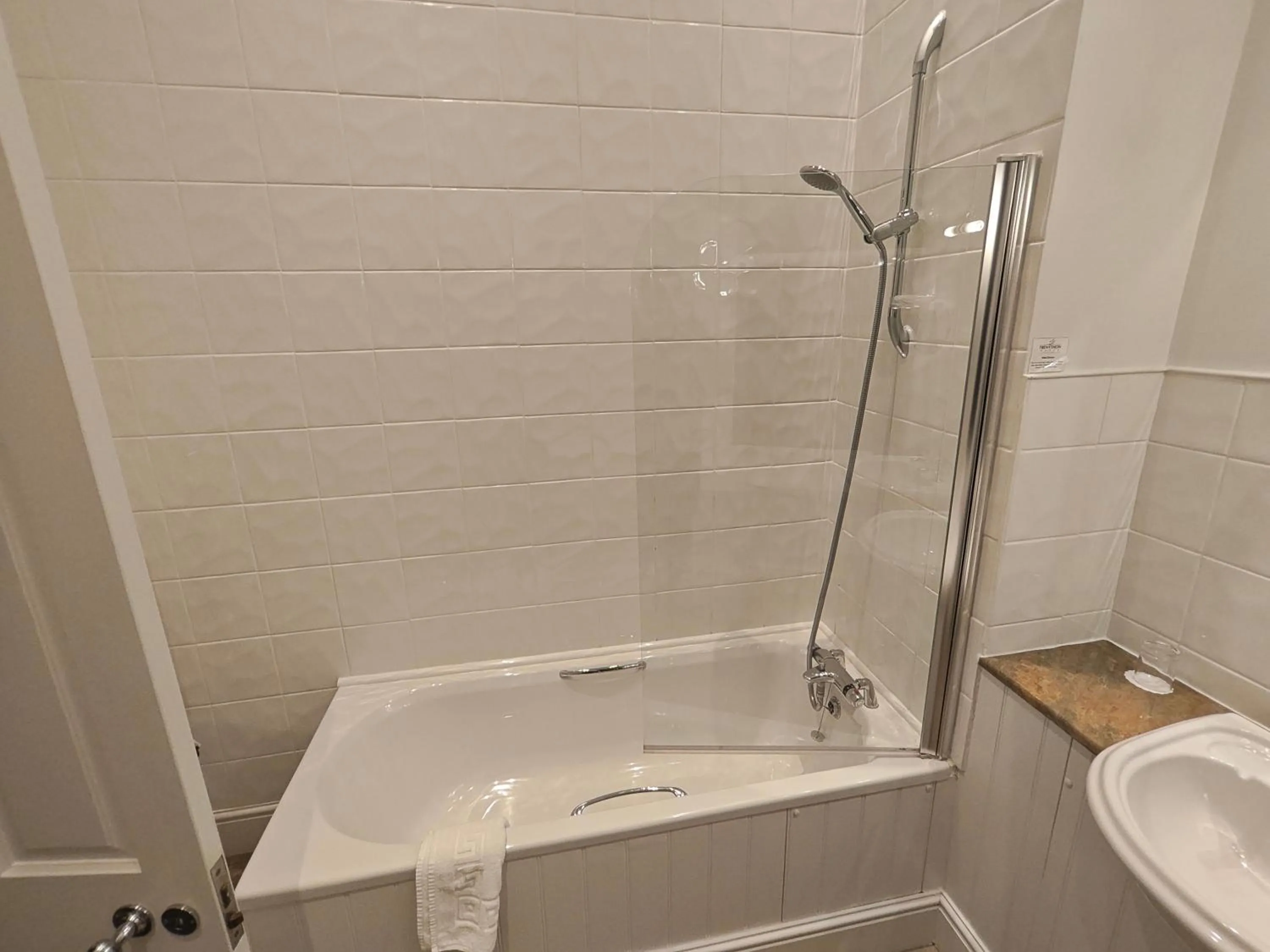 Bathroom in Trenython Manor Resort