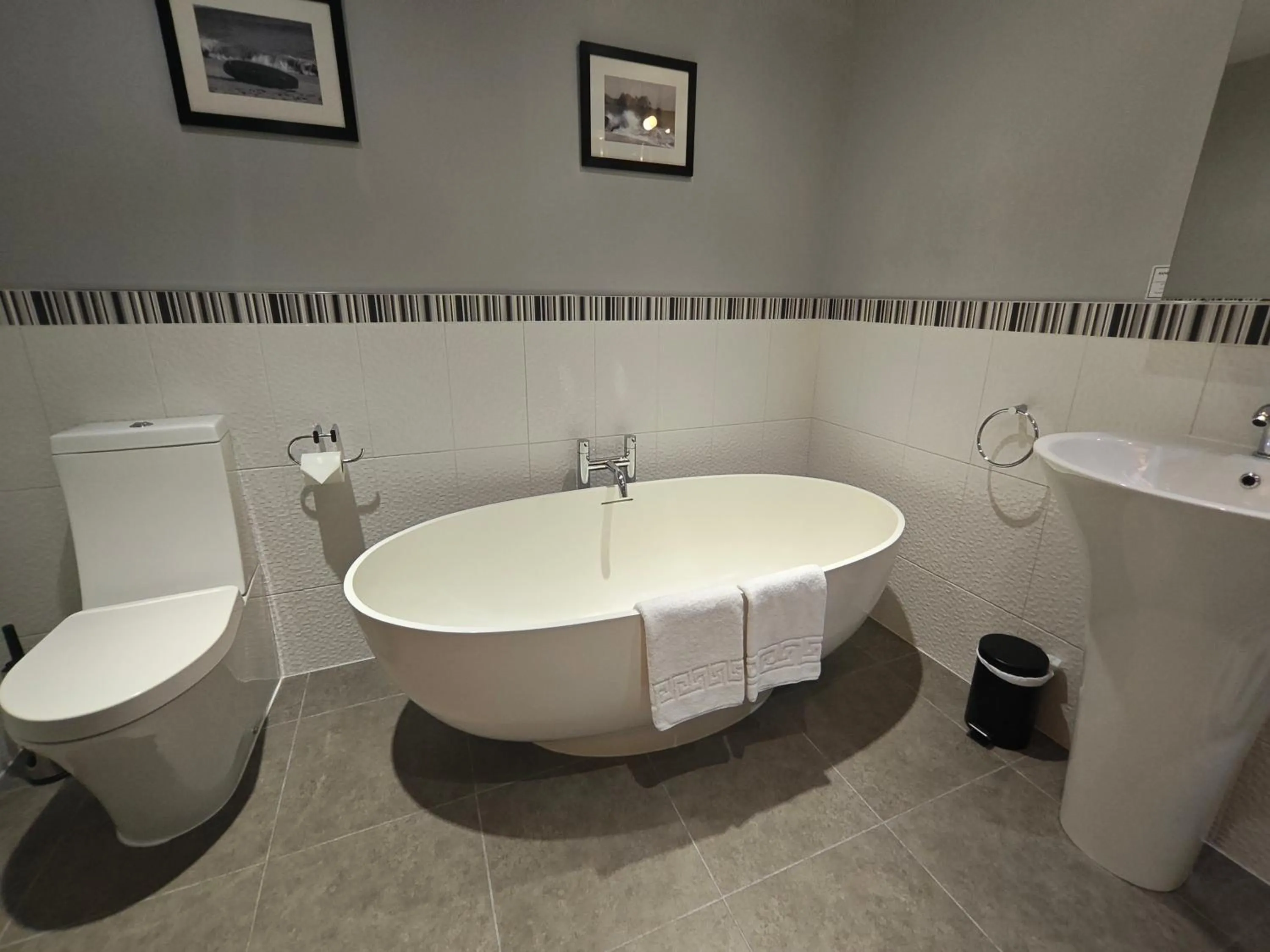 Bathroom in Trenython Manor Resort