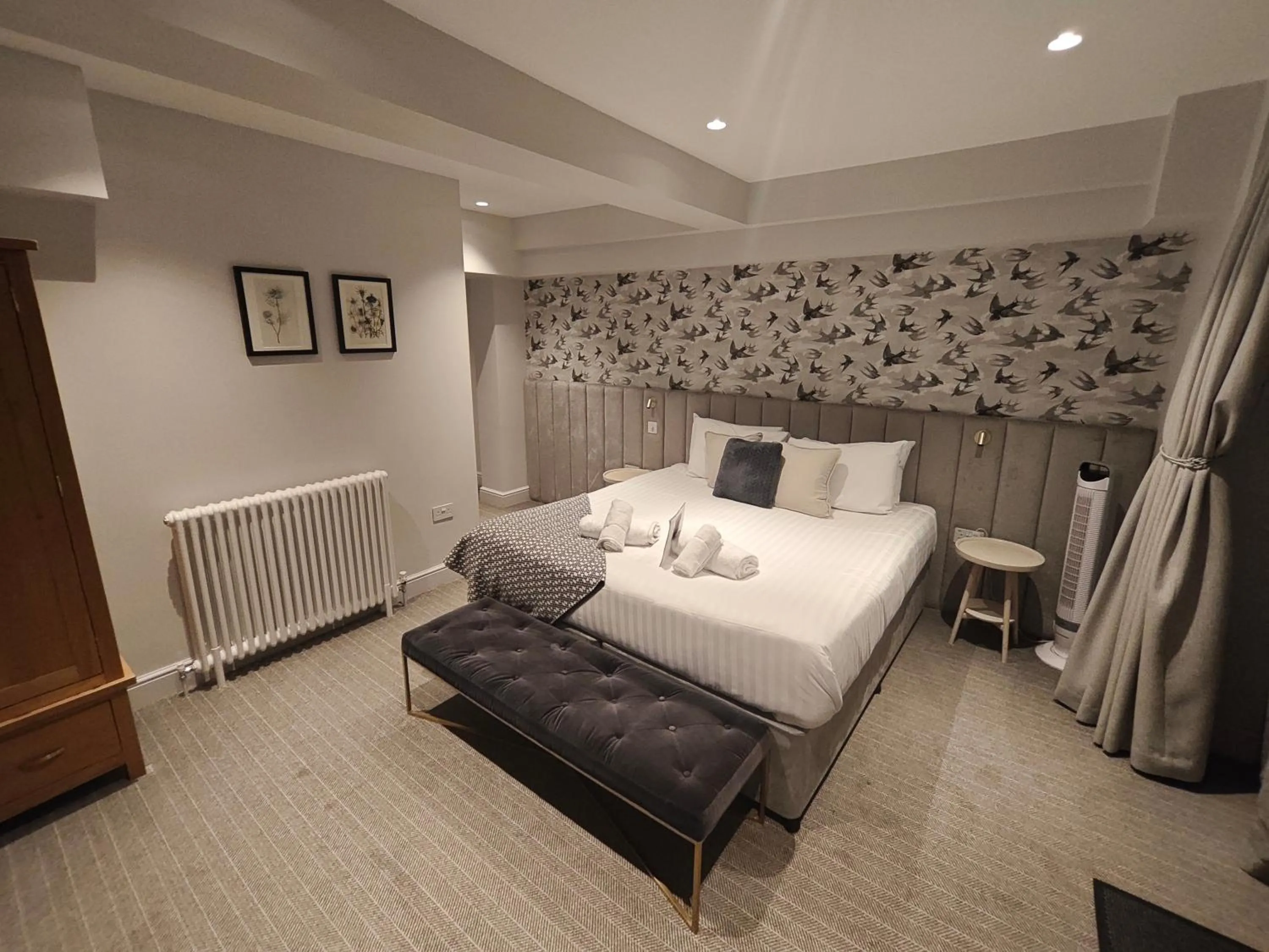 Bedroom, Bed in Trenython Manor Resort