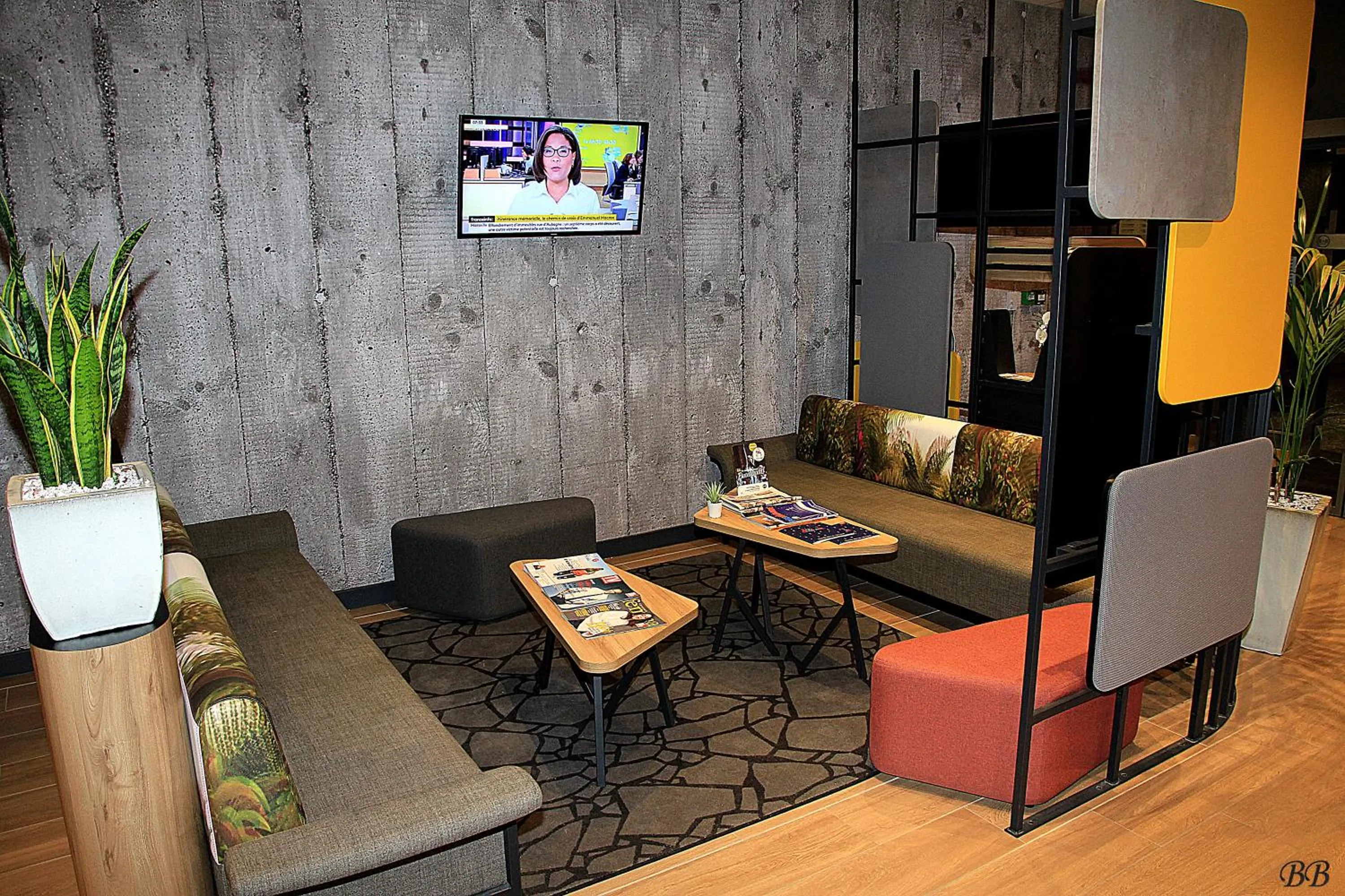 Communal lounge/ TV room in B&B HOTEL Bordeaux Centre Gare Saint-Jean