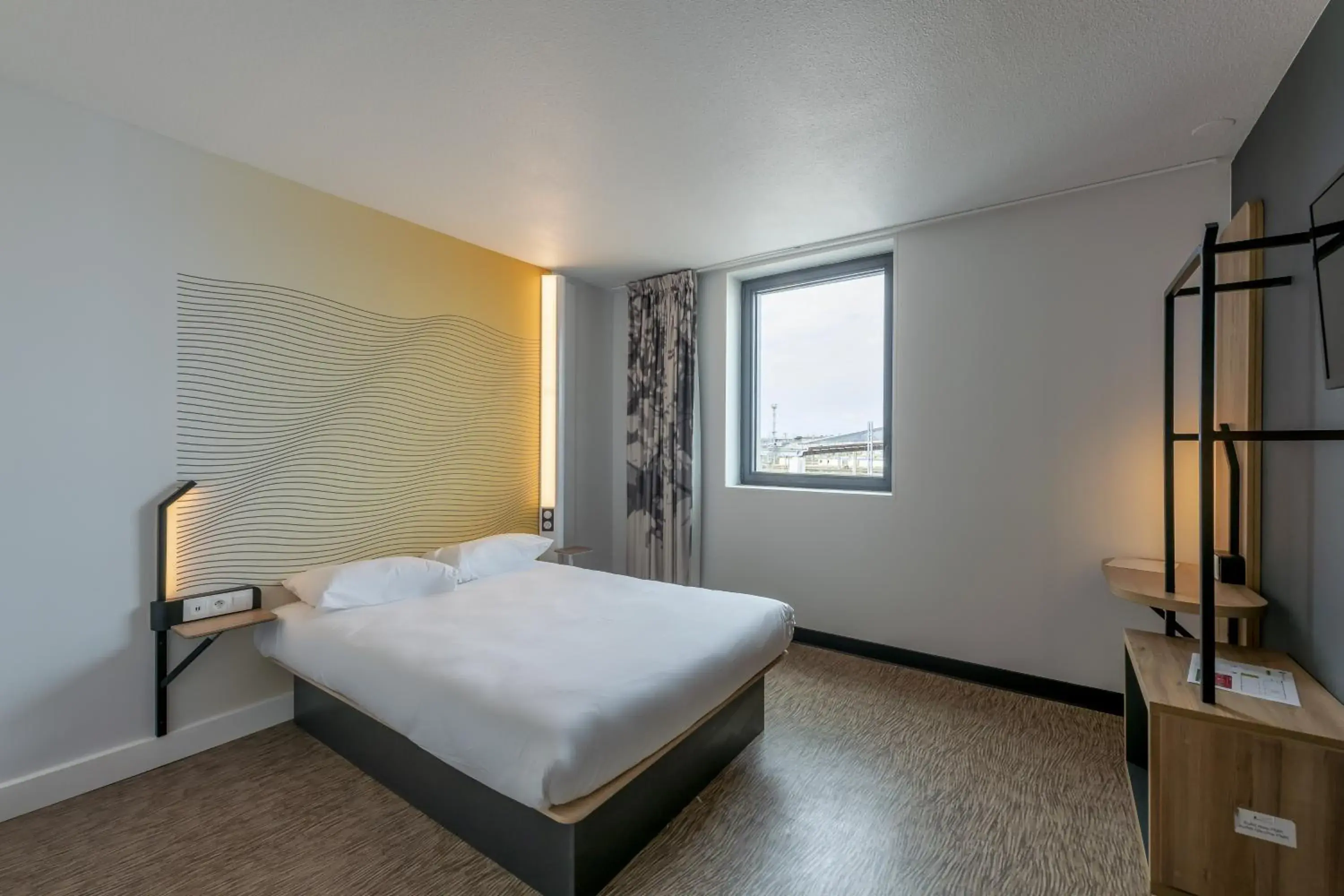 Double Room - Disability Access in B&B HOTEL Bordeaux Centre Gare Saint-Jean Double Room - Disability Access in B&B HOTEL Bordeaux Centre Gare Saint-Jean