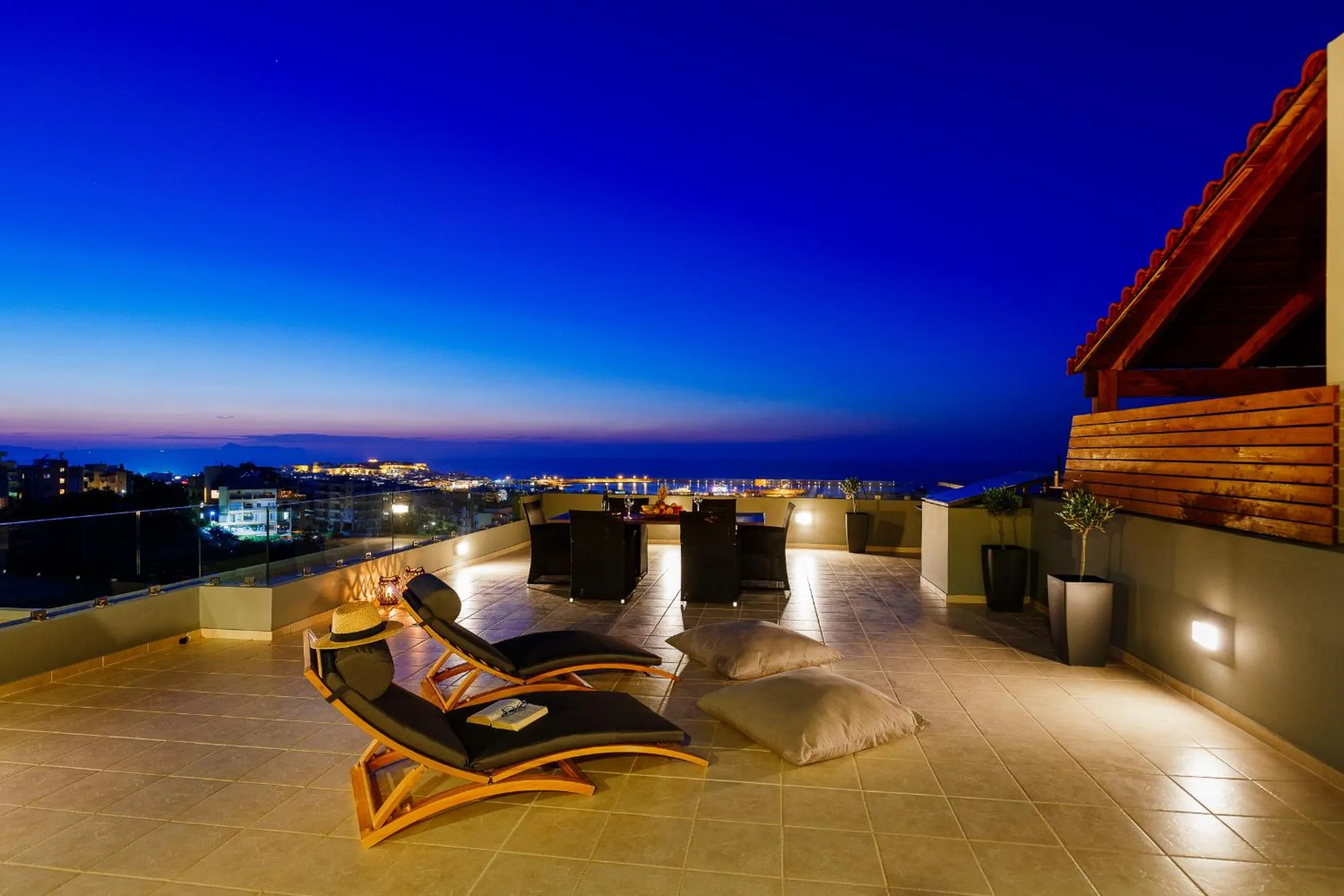 Area and facilities in Stelios Penthouse