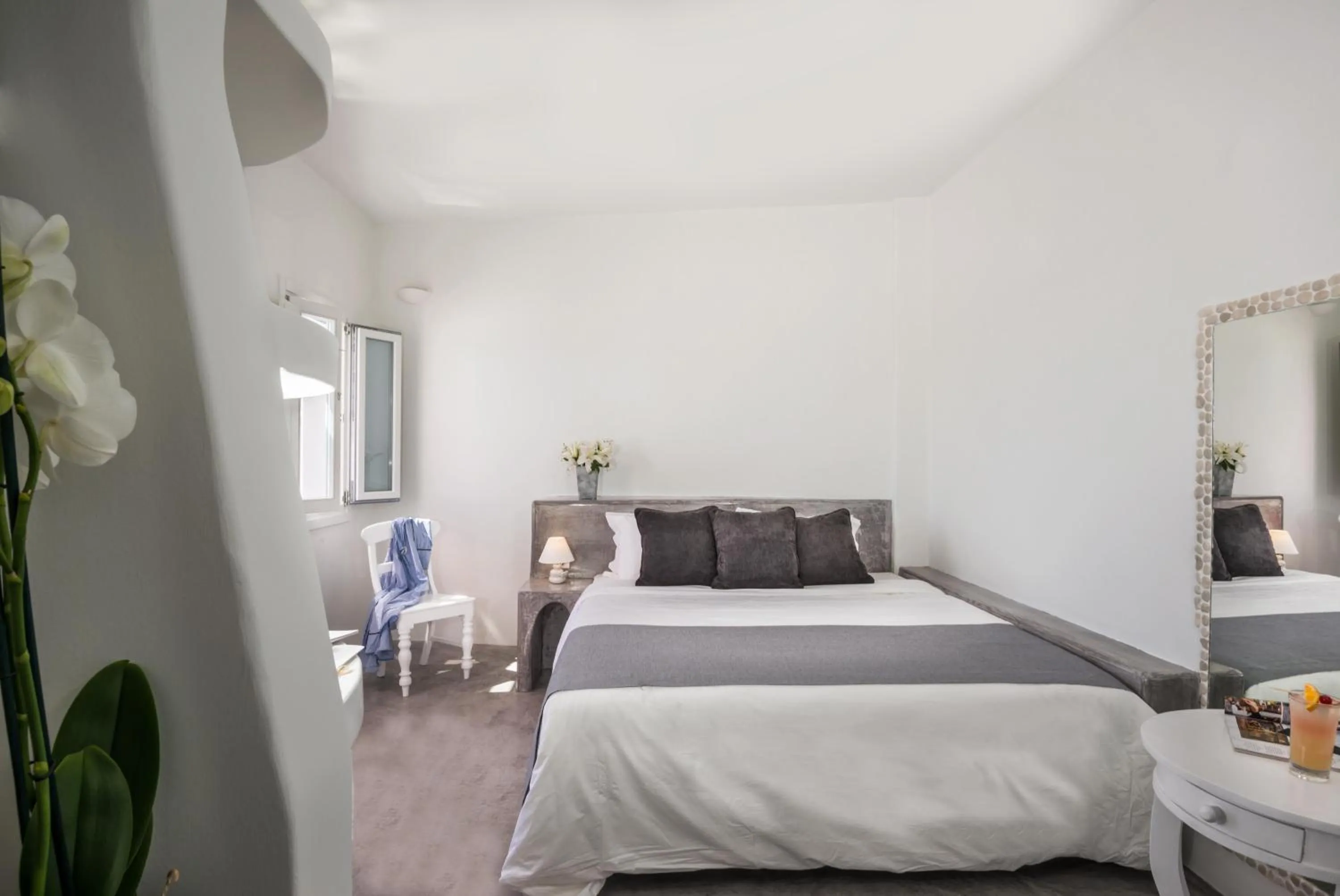 Photo of the whole room in Alta Mare by Andronis