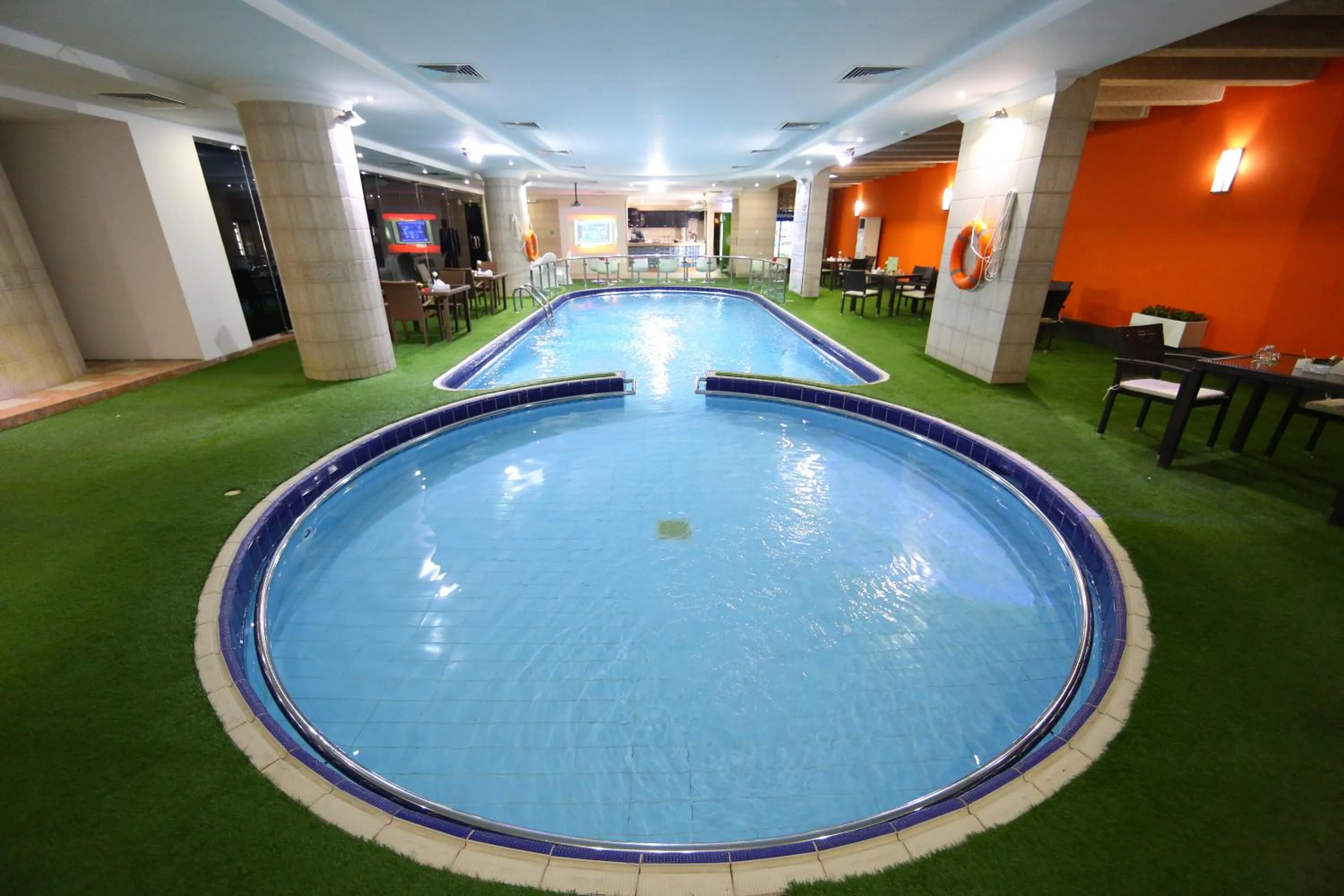 Restaurant/places to eat in Howard Johnson Dammam Hotel