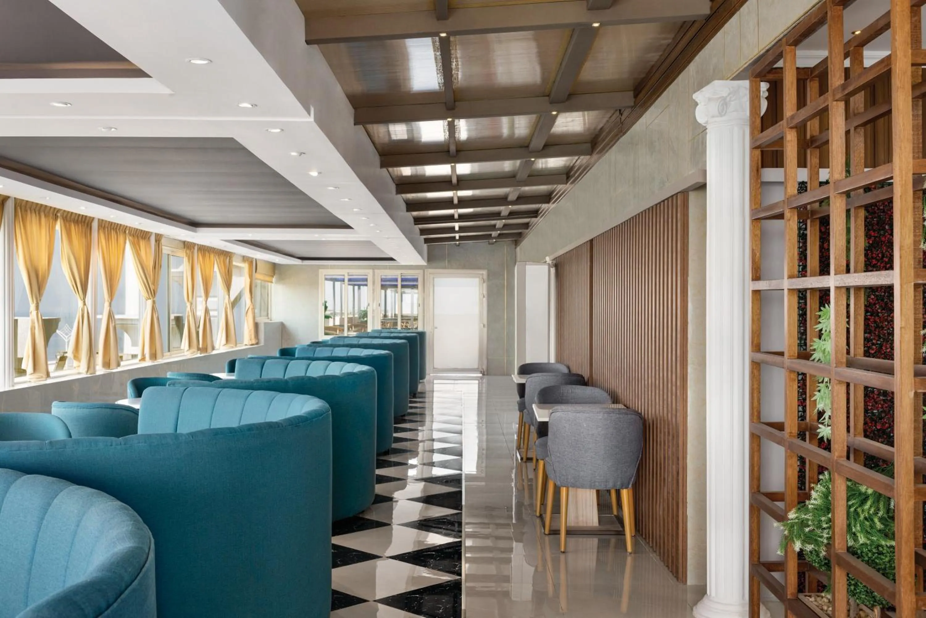 Coffee/tea facilities in Howard Johnson Dammam Hotel