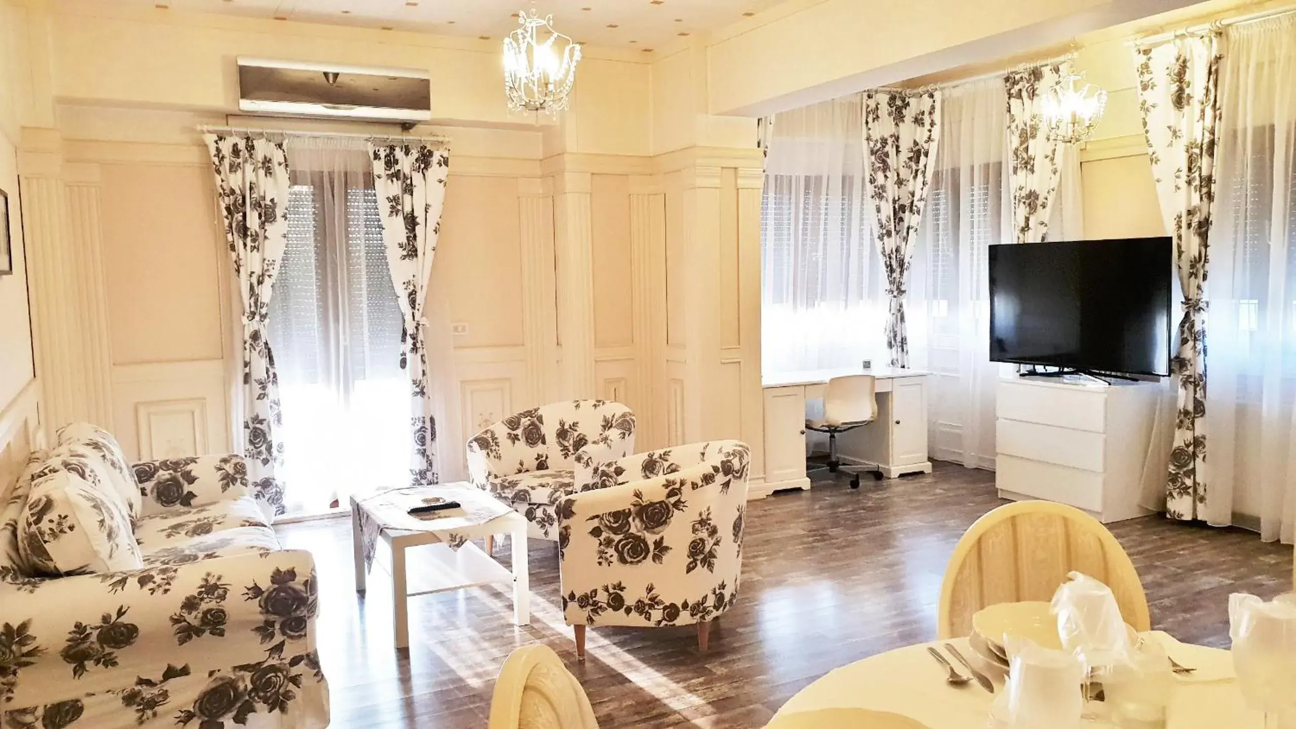 One-Bedroom Apartment in My Hotel Apartments Baneasa One-Bedroom Apartment in My Hotel Apartments Baneasa