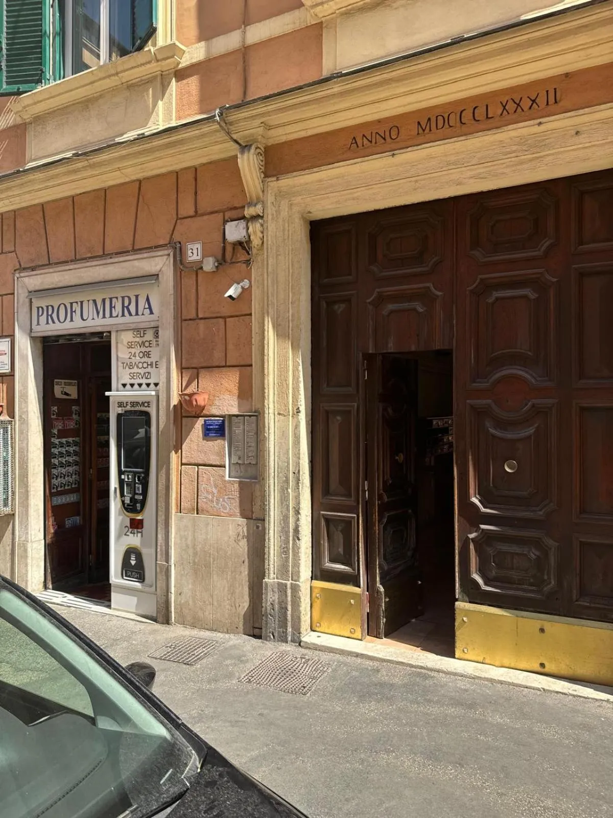 Facade/entrance in Trani B&T Rooms