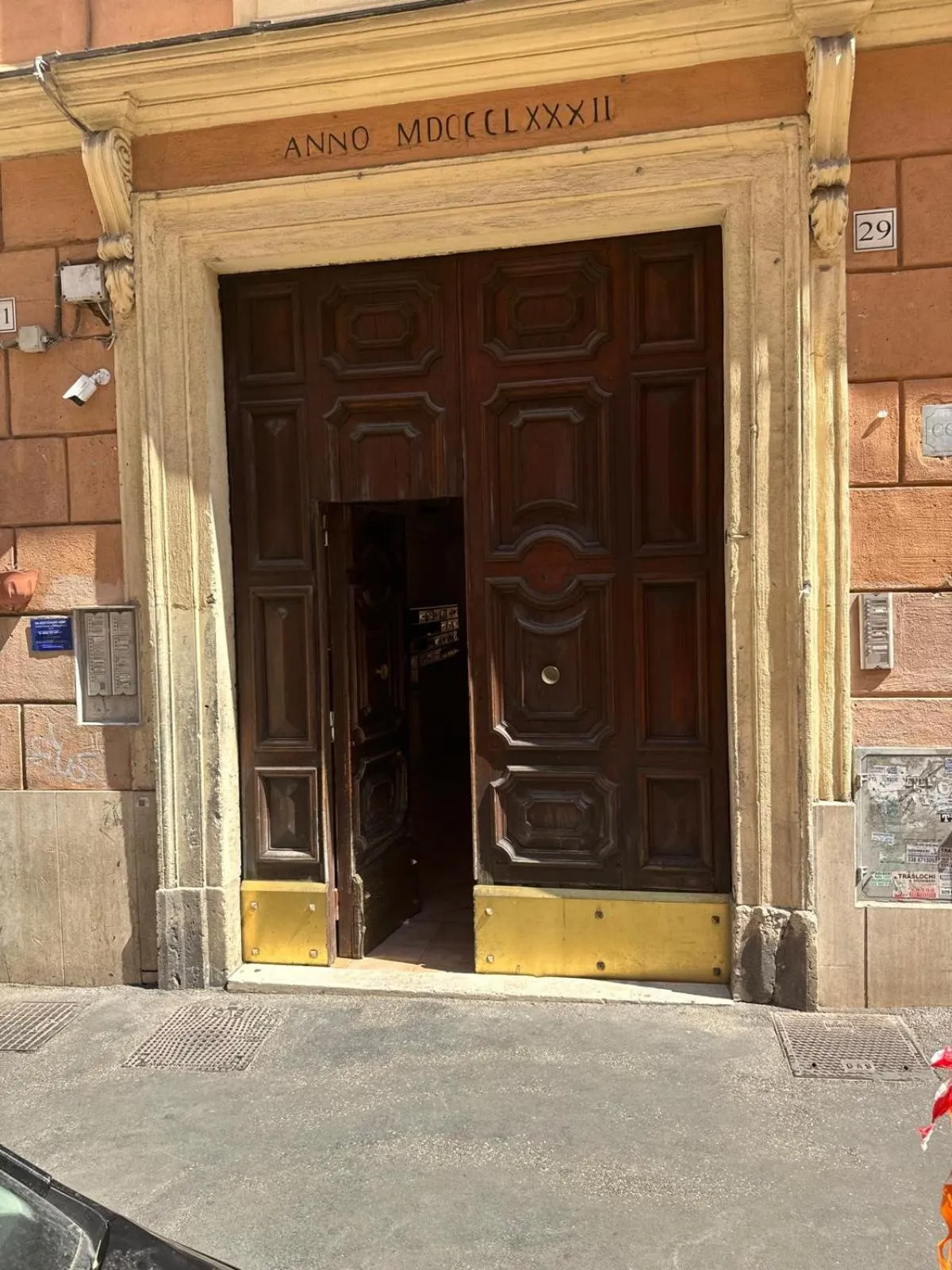 Facade/entrance in Trani B&T Rooms