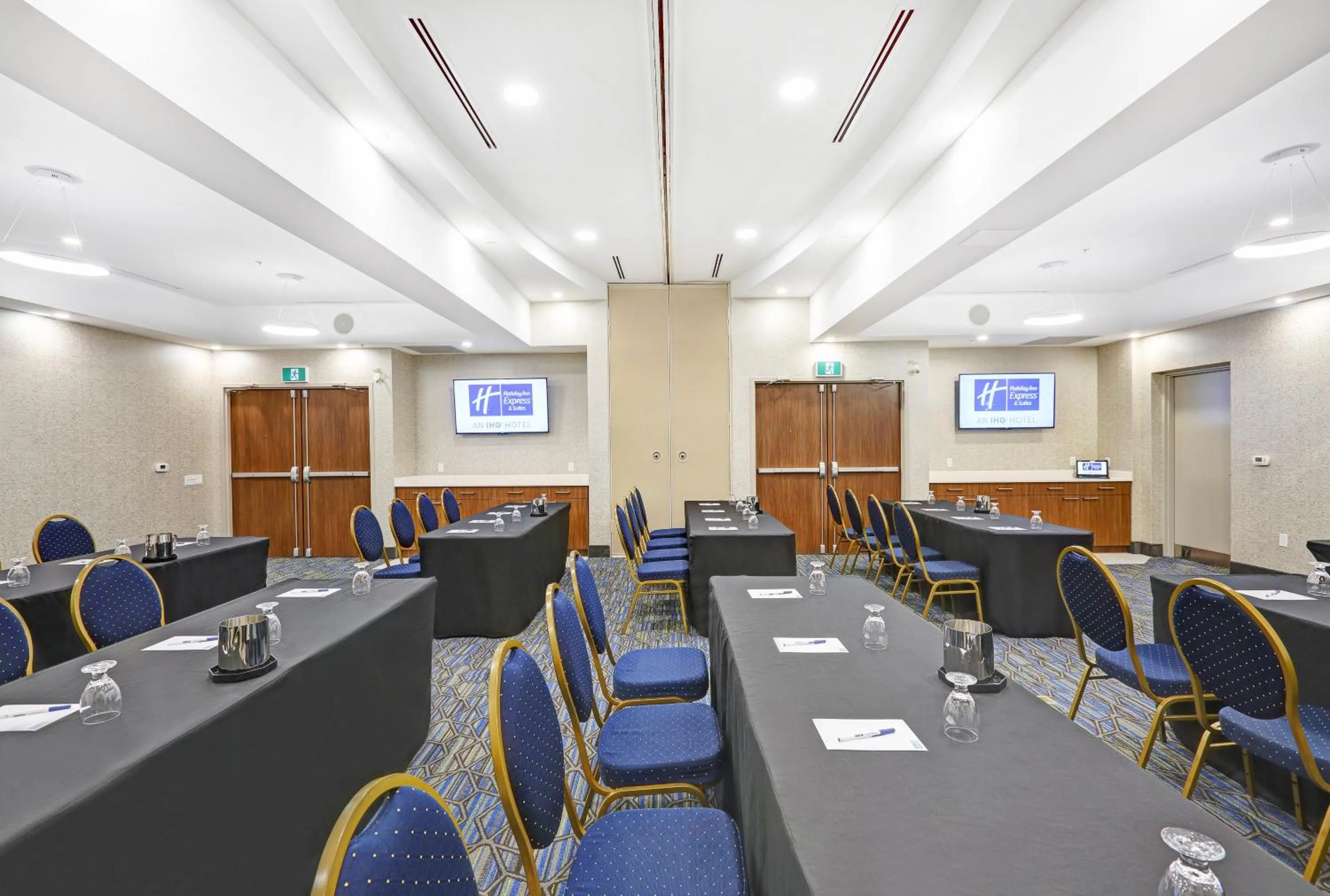 Meeting/conference room in Holiday Inn Express & Suites - Woodstock, ON CANADA