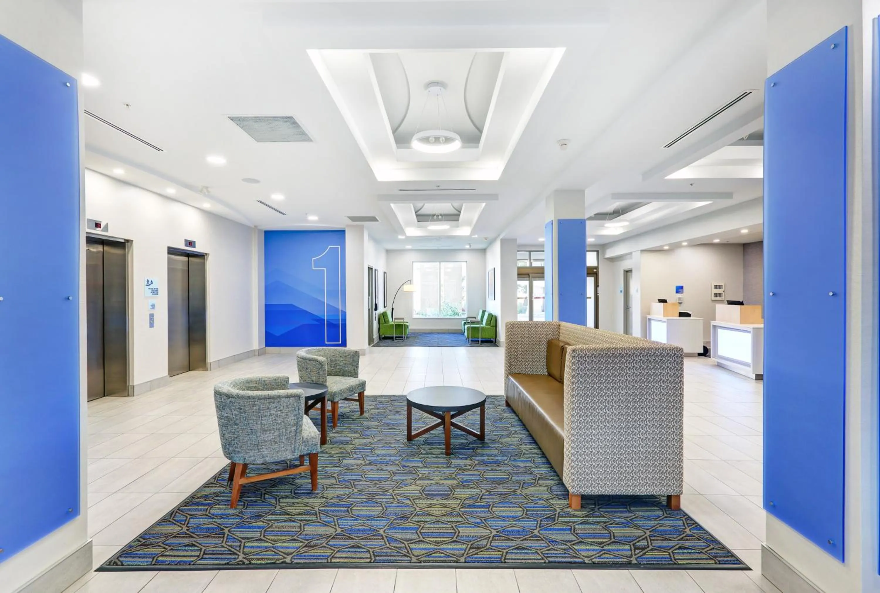 Property building in Holiday Inn Express & Suites - Woodstock, ON CANADA