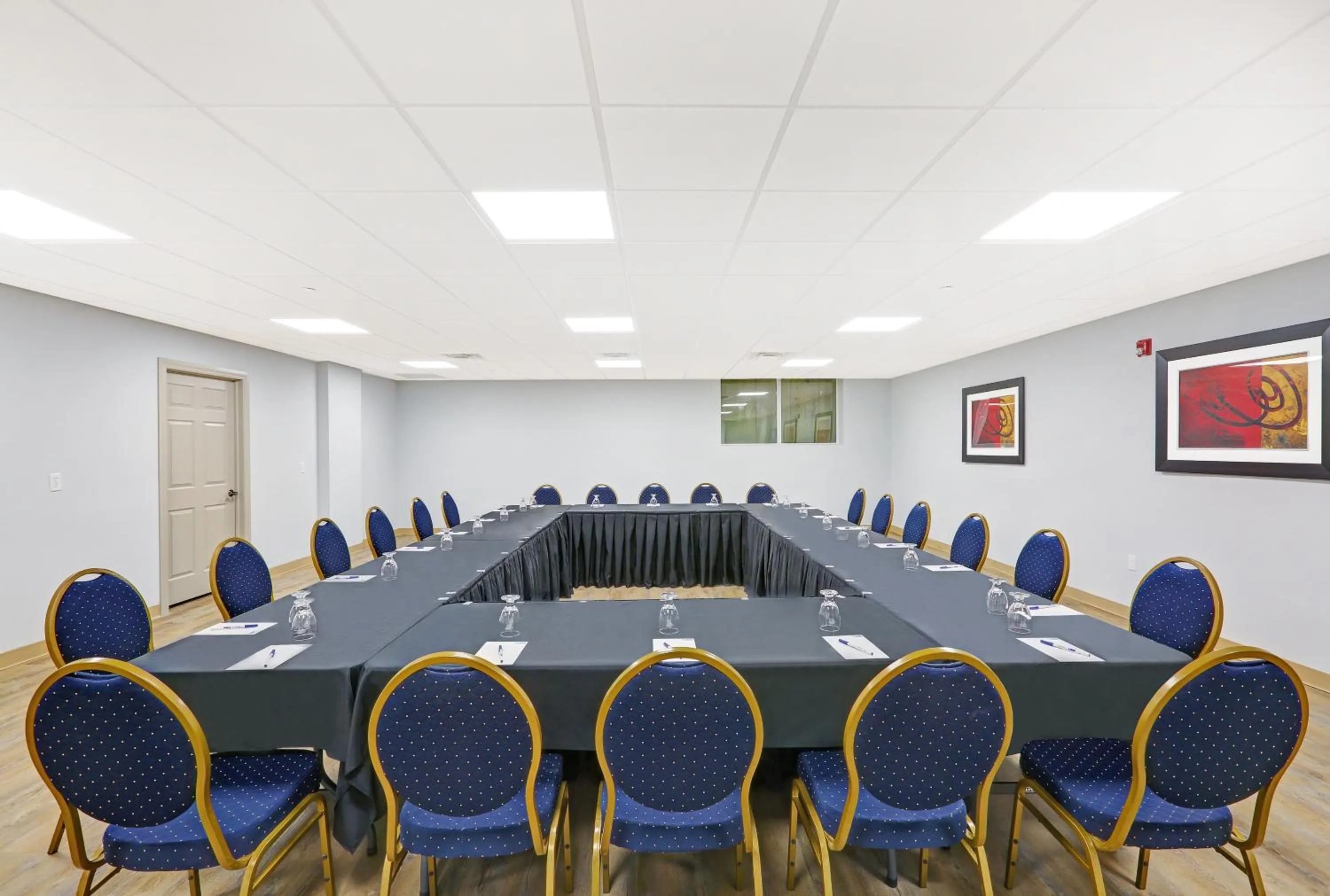 Meeting/conference room in Holiday Inn Express & Suites - Woodstock, ON CANADA